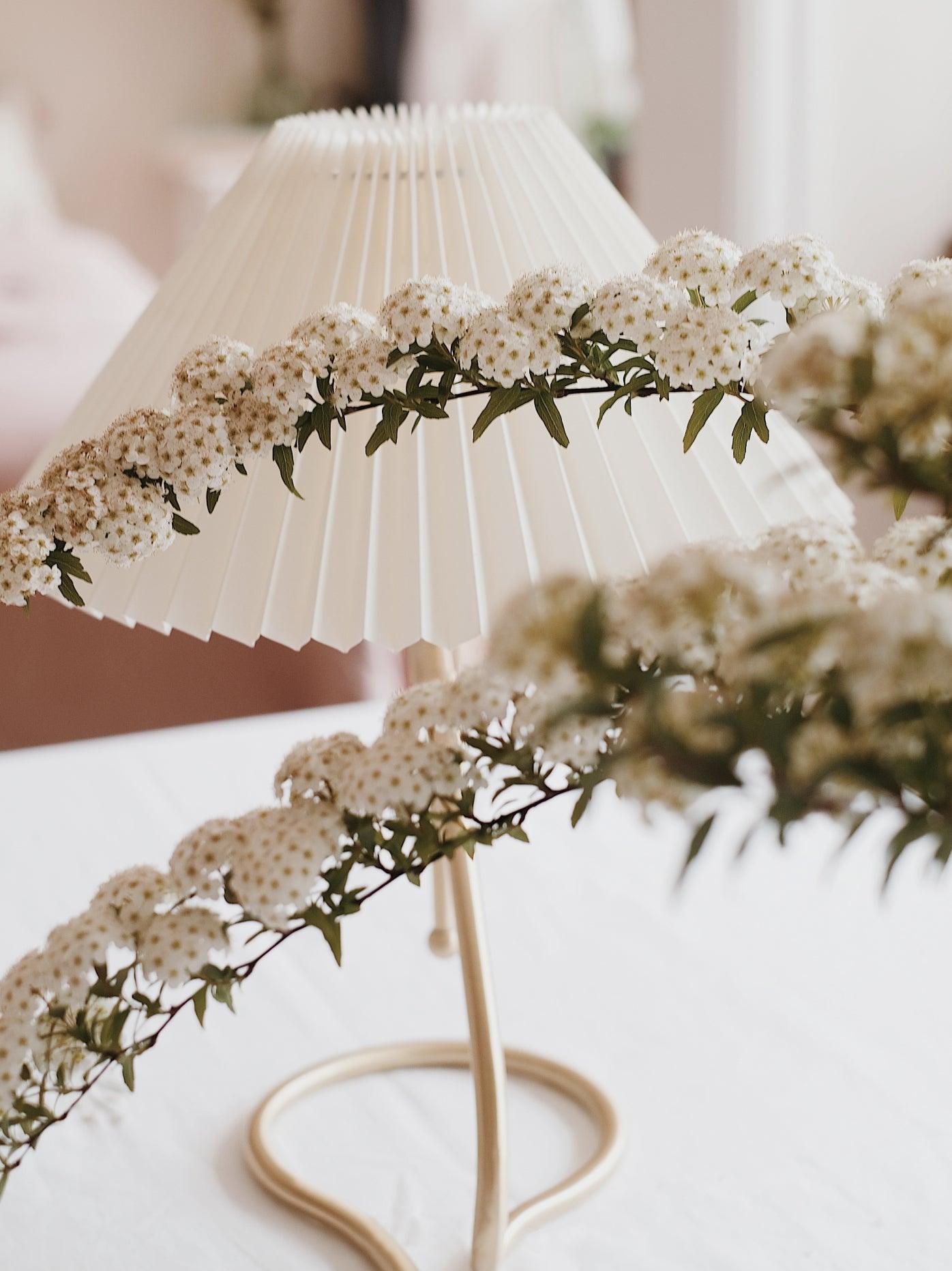 Levitate Pleated Table Lamp - Blowlighting