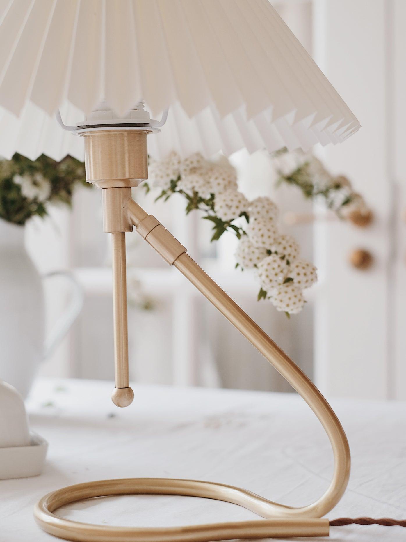 Levitate Pleated Table Lamp - Blowlighting