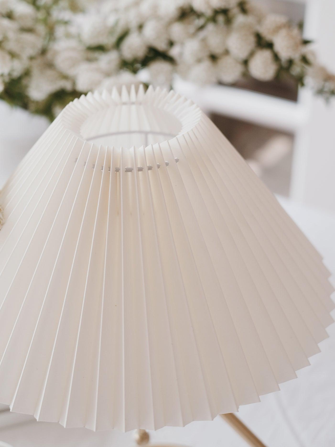 Levitate Pleated Table Lamp - Blowlighting