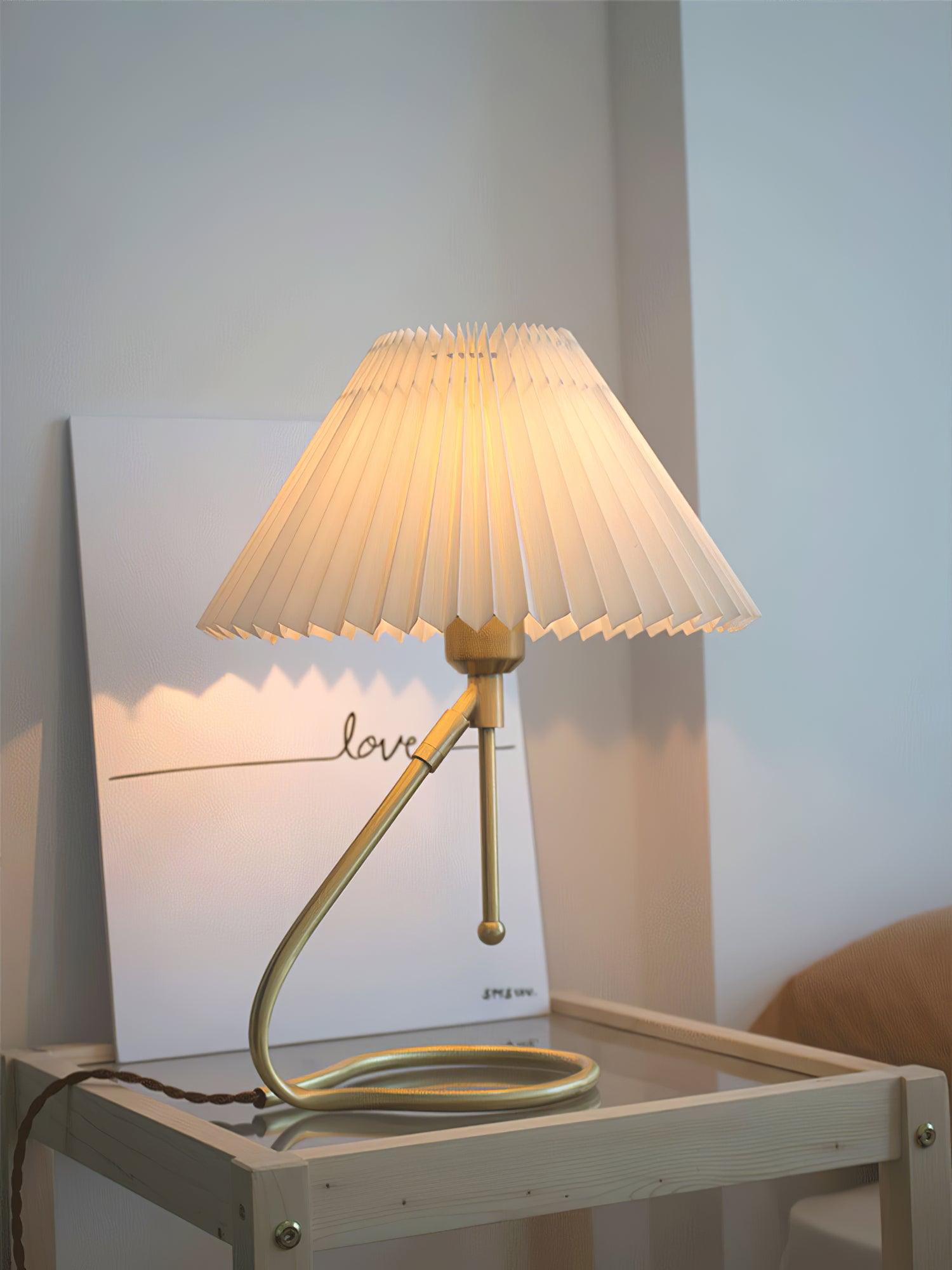 Levitate Pleated Table Lamp - Blowlighting