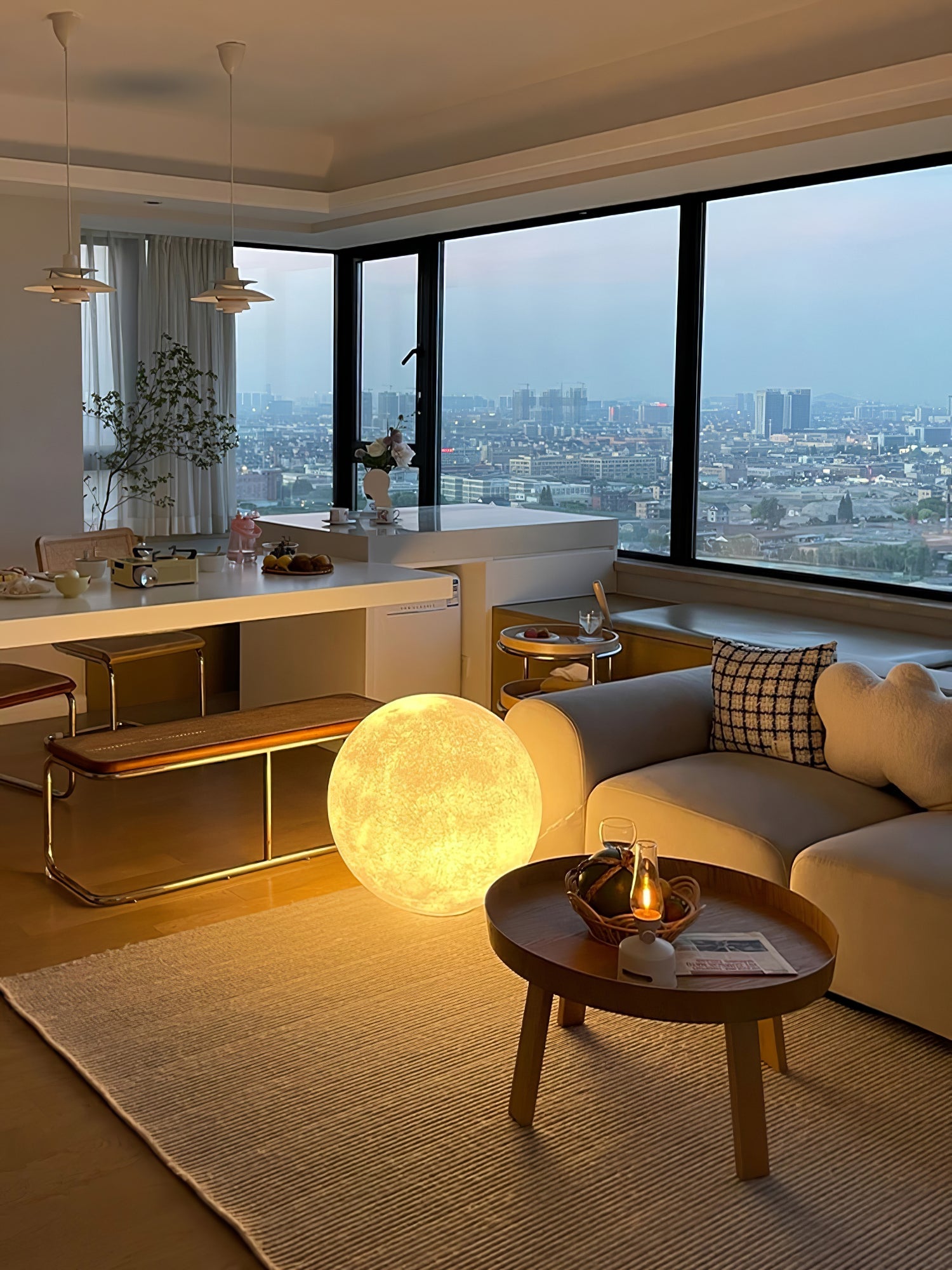 Moon Table Lamp - Blowlighting