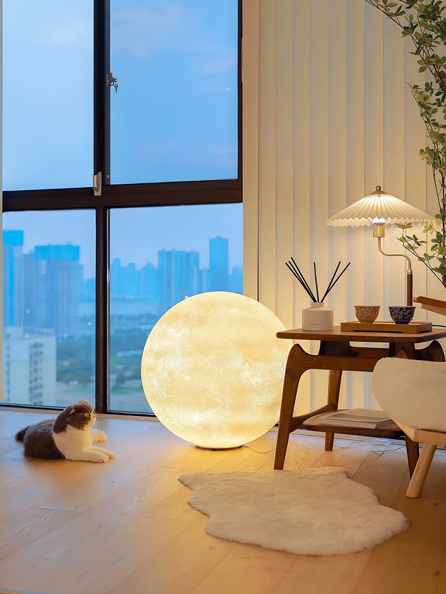 Moon Table Lamp - Blowlighting