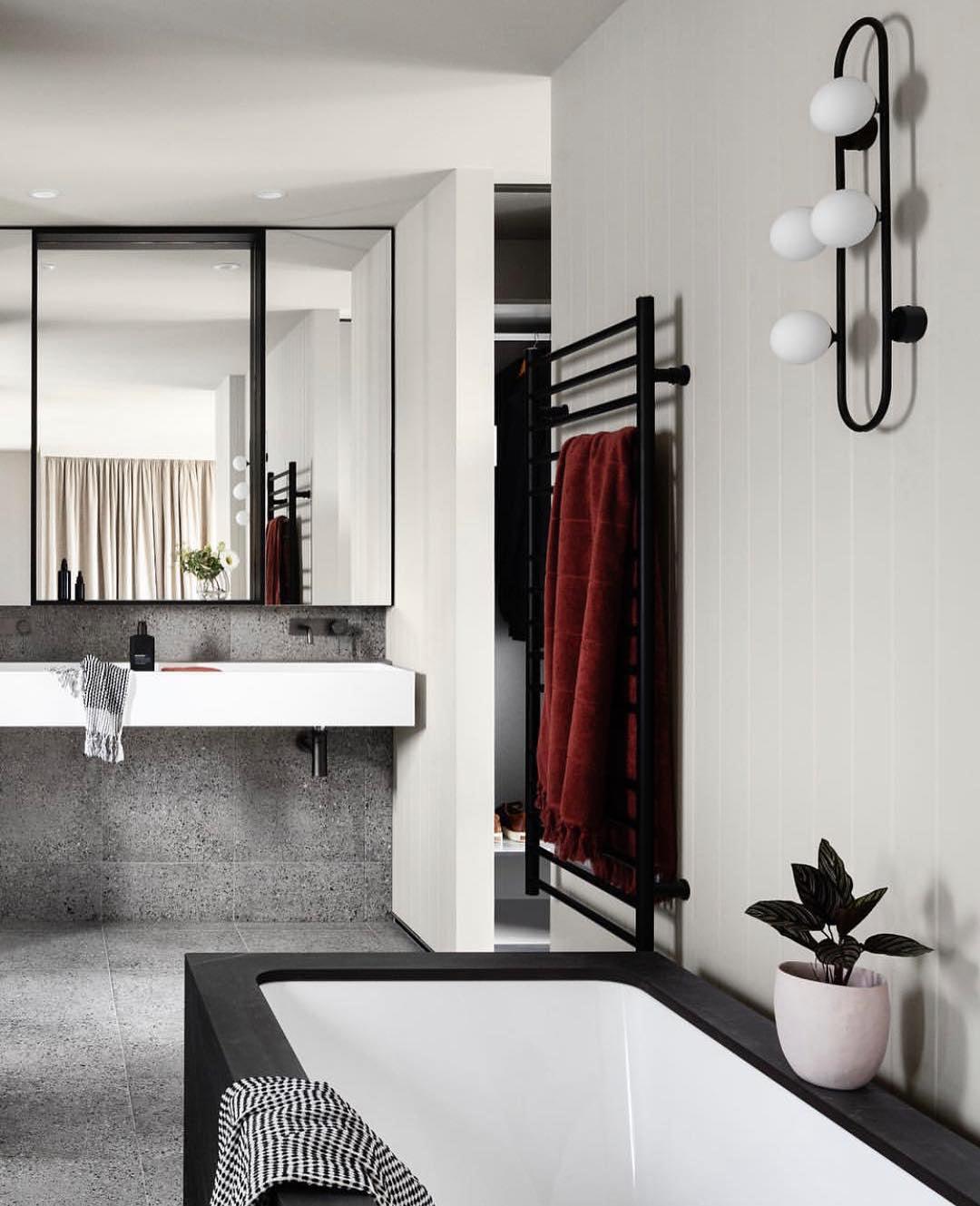 Buch Wall Lamp - Blowlighting