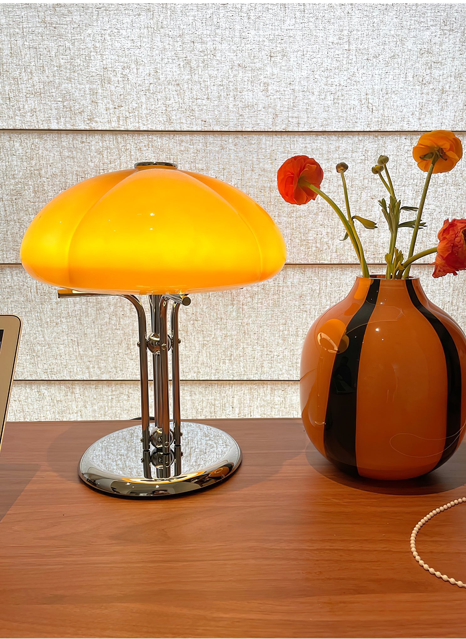 Mushroom Bauhaus Table Lamp - Blowlighting