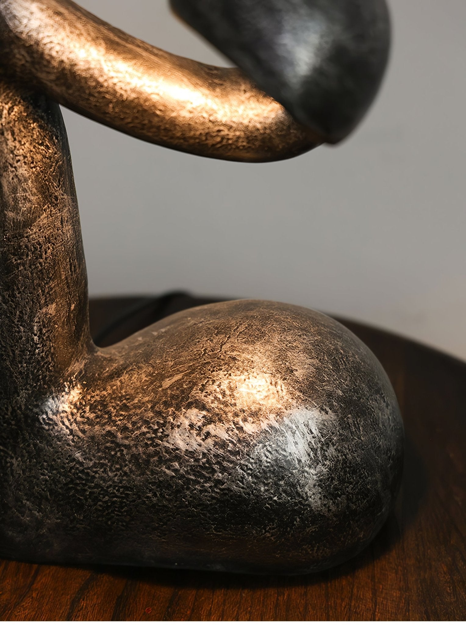 Myrrh Sculpture Table Lamp - Blowlighting