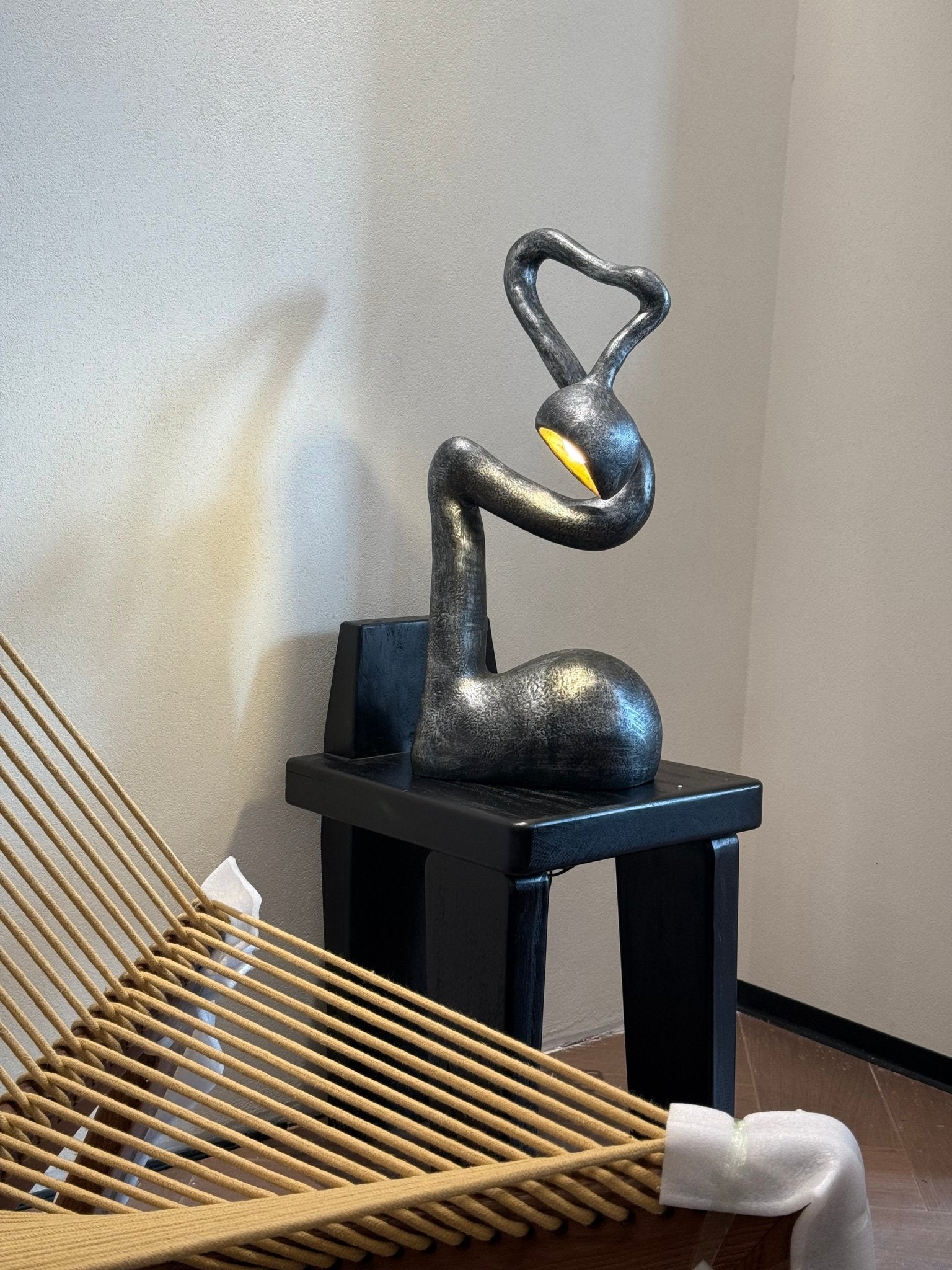 Myrrh Sculpture Table Lamp - Blowlighting