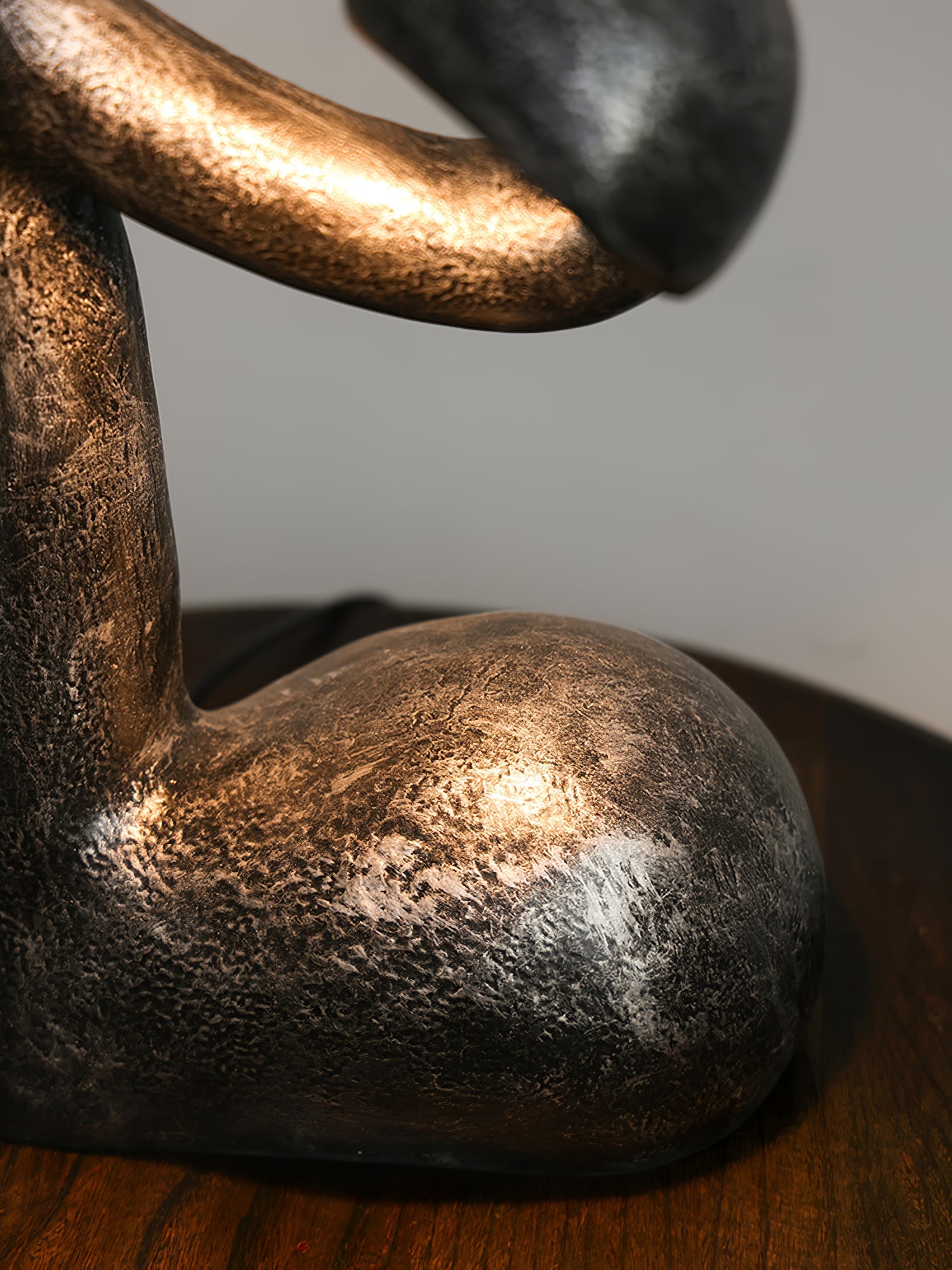 Myrrh Sculpture Table Lamp - Blowlighting