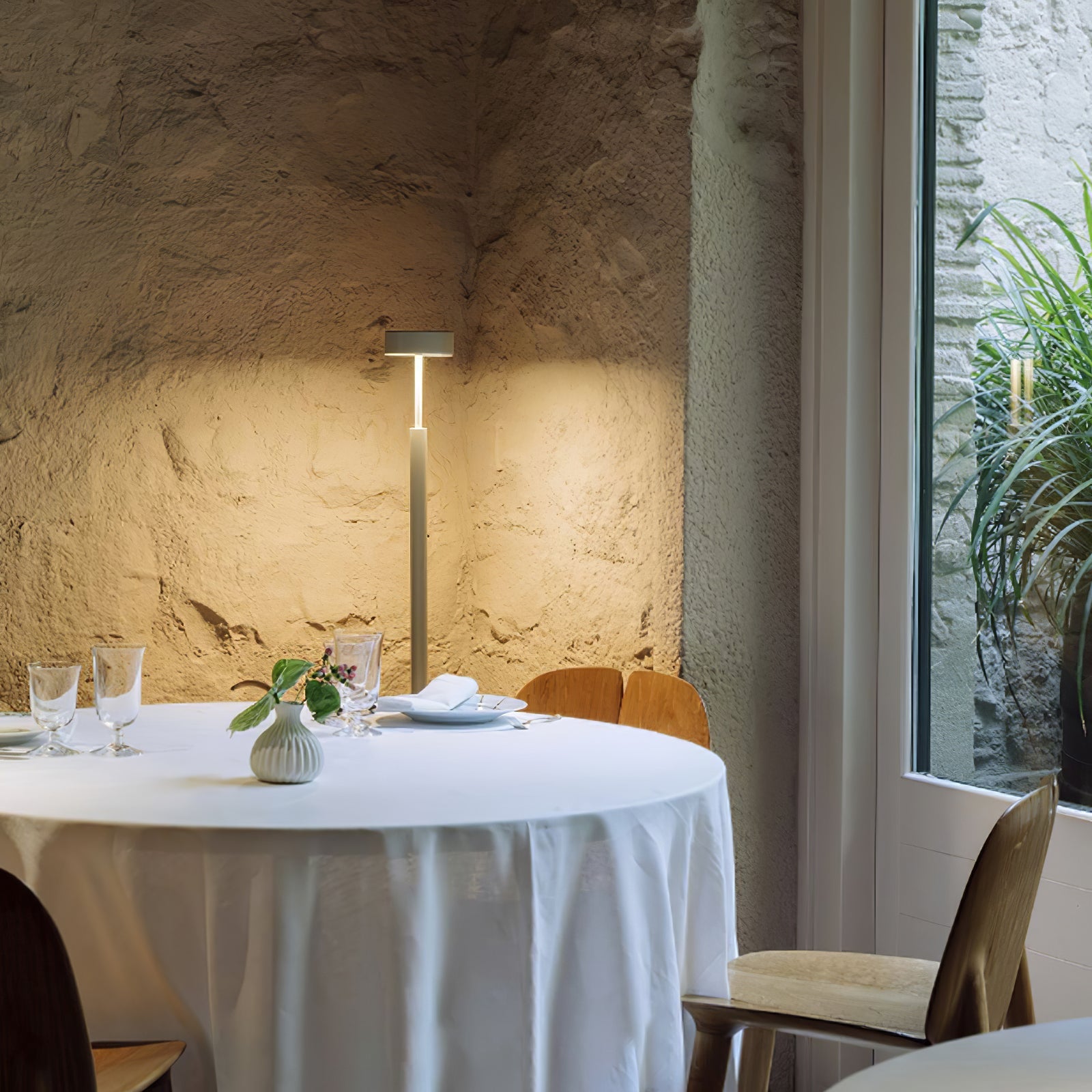 Naya Rotatable Floor Lamp - Blowlighting