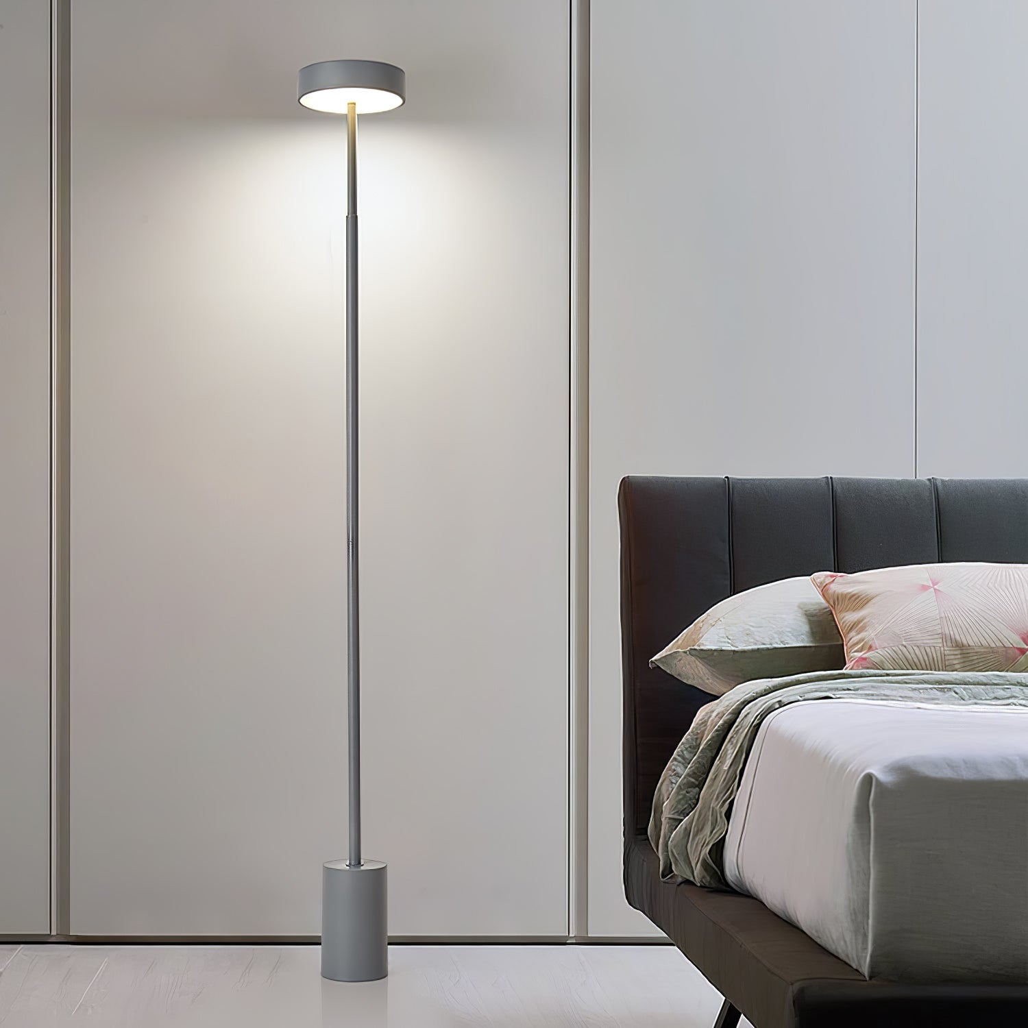 Naya Rotatable Floor Lamp - Blowlighting