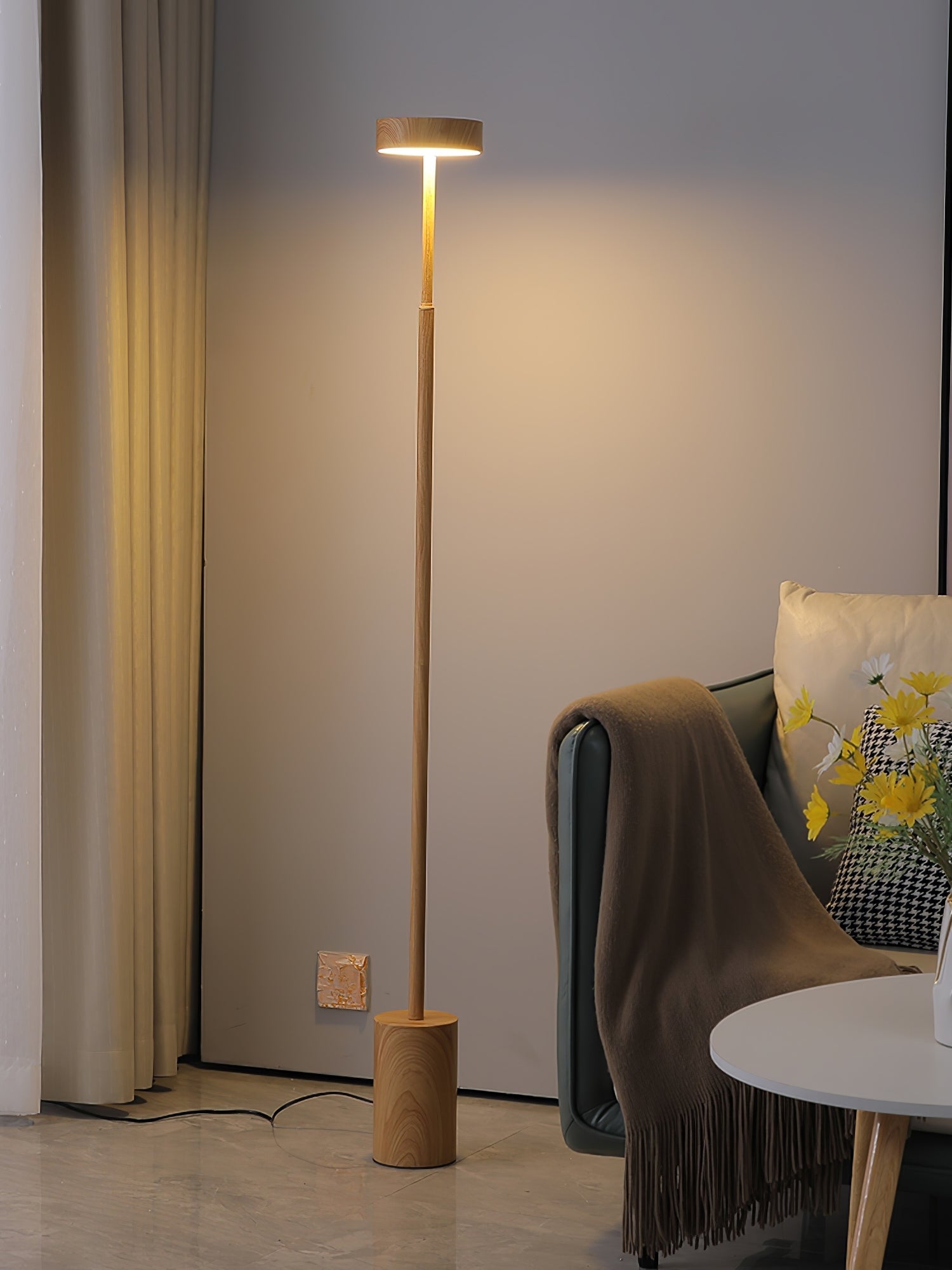 Naya Rotatable Floor Lamp - Blowlighting