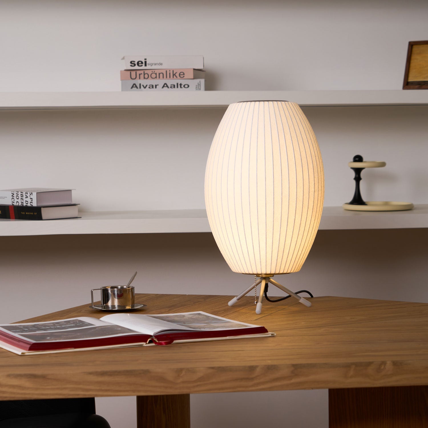 Nelson Tripod Table Lamp - Blowlighting