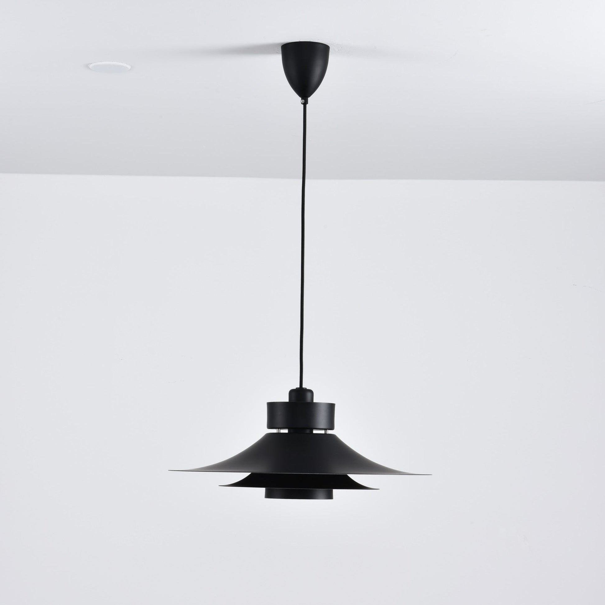 Sadie Minimalist Metal Pendant Lamp - Blowlighting