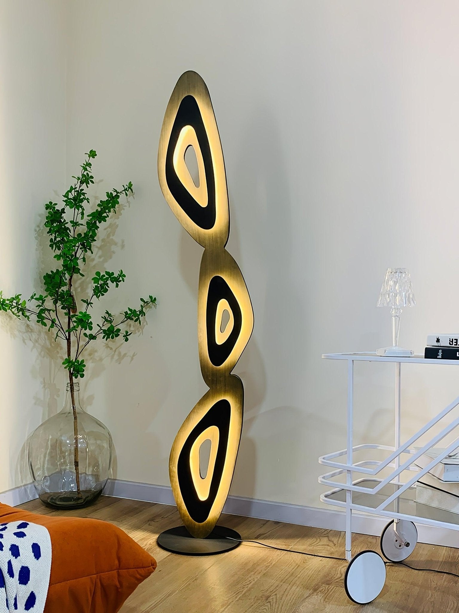 Nevis Floor Lamp - Blowlighting