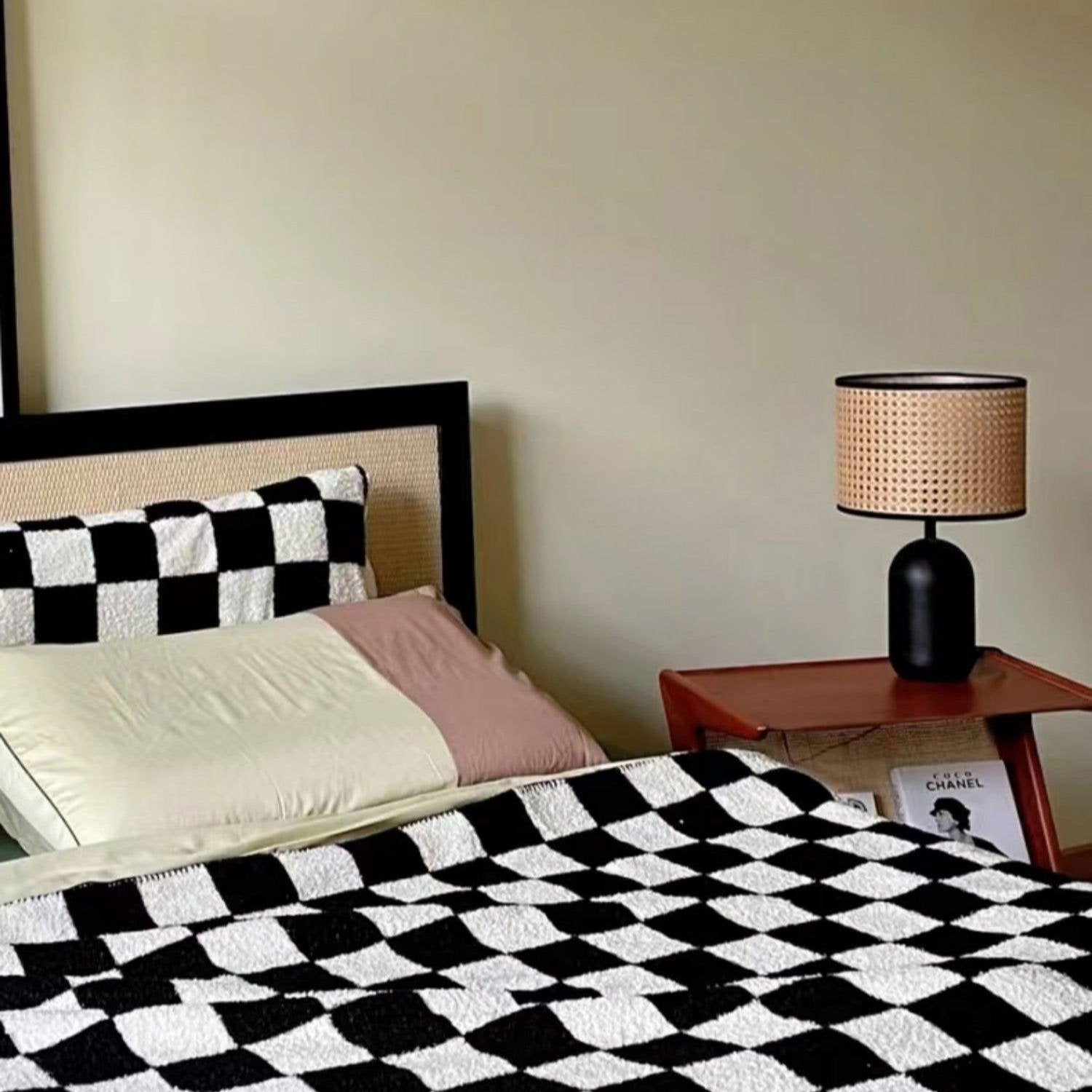 Nico Table Lamp - Blowlighting