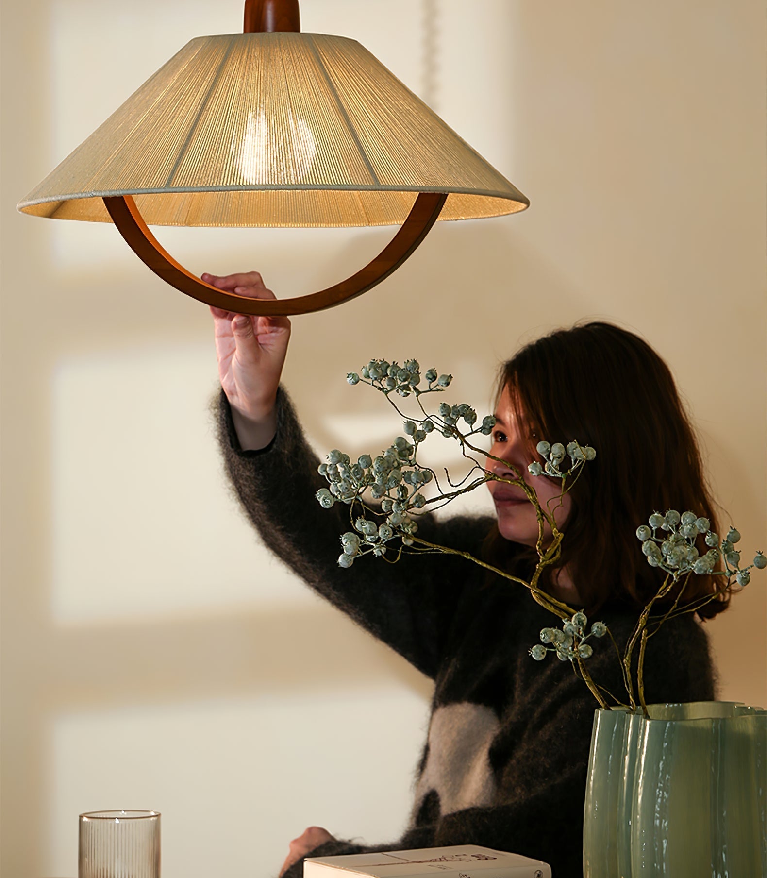 Eleanor Minimalist Metal Pendant Light - Blowlighting