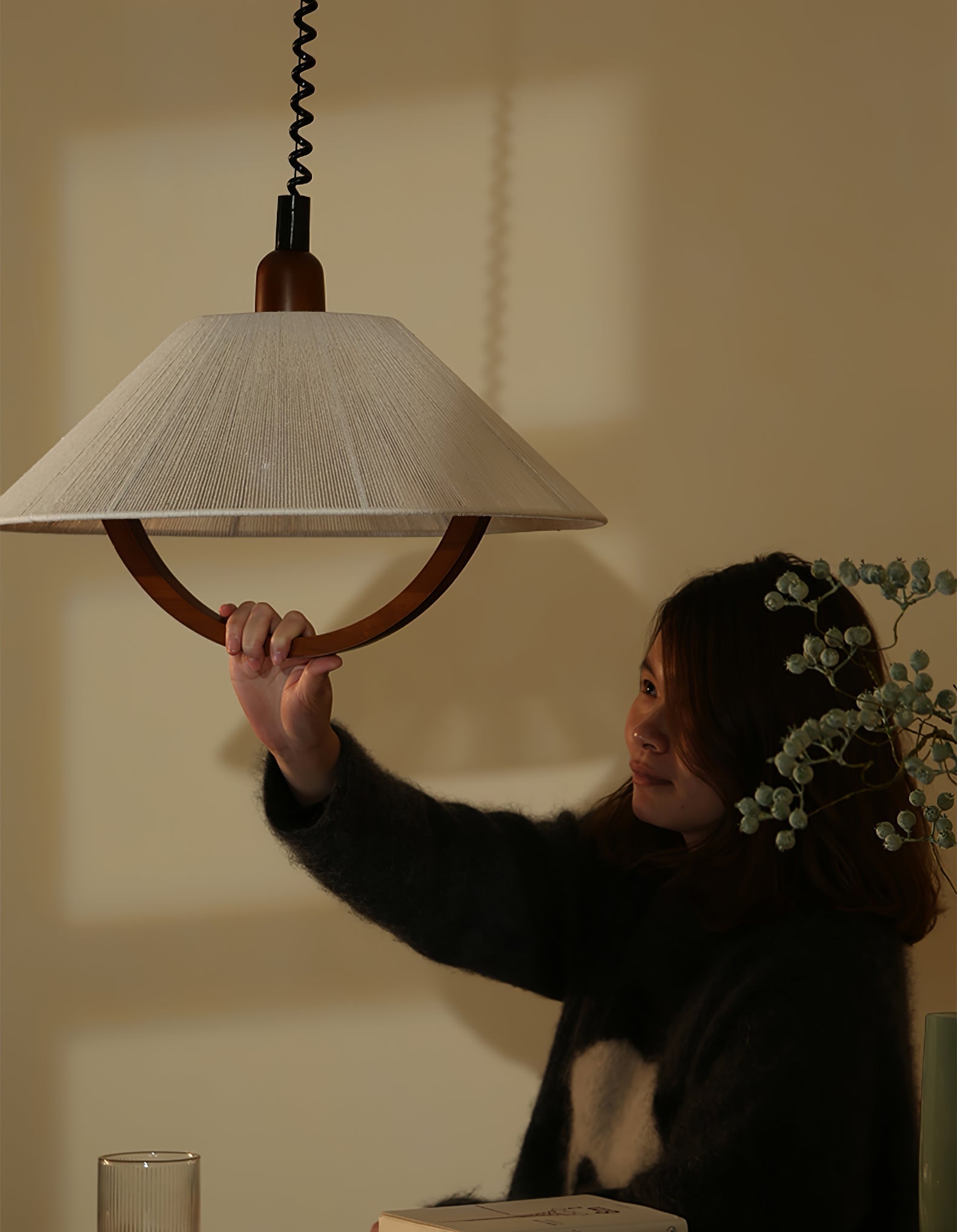 Eleanor Minimalist Metal Pendant Light - Blowlighting