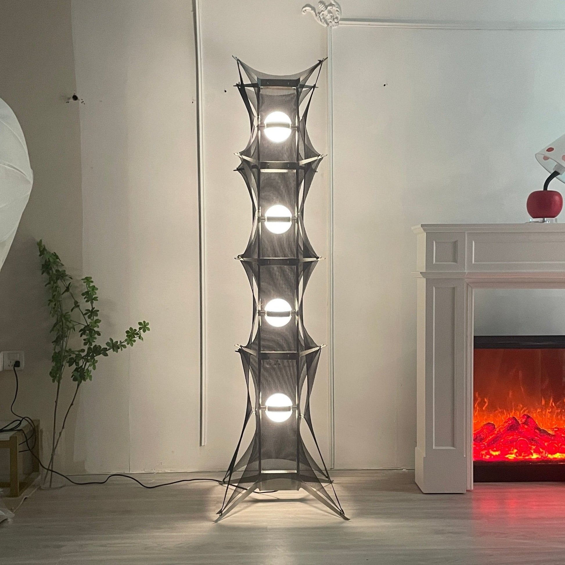 Noir Mesh Tower Floor Lamp - Blowlighting