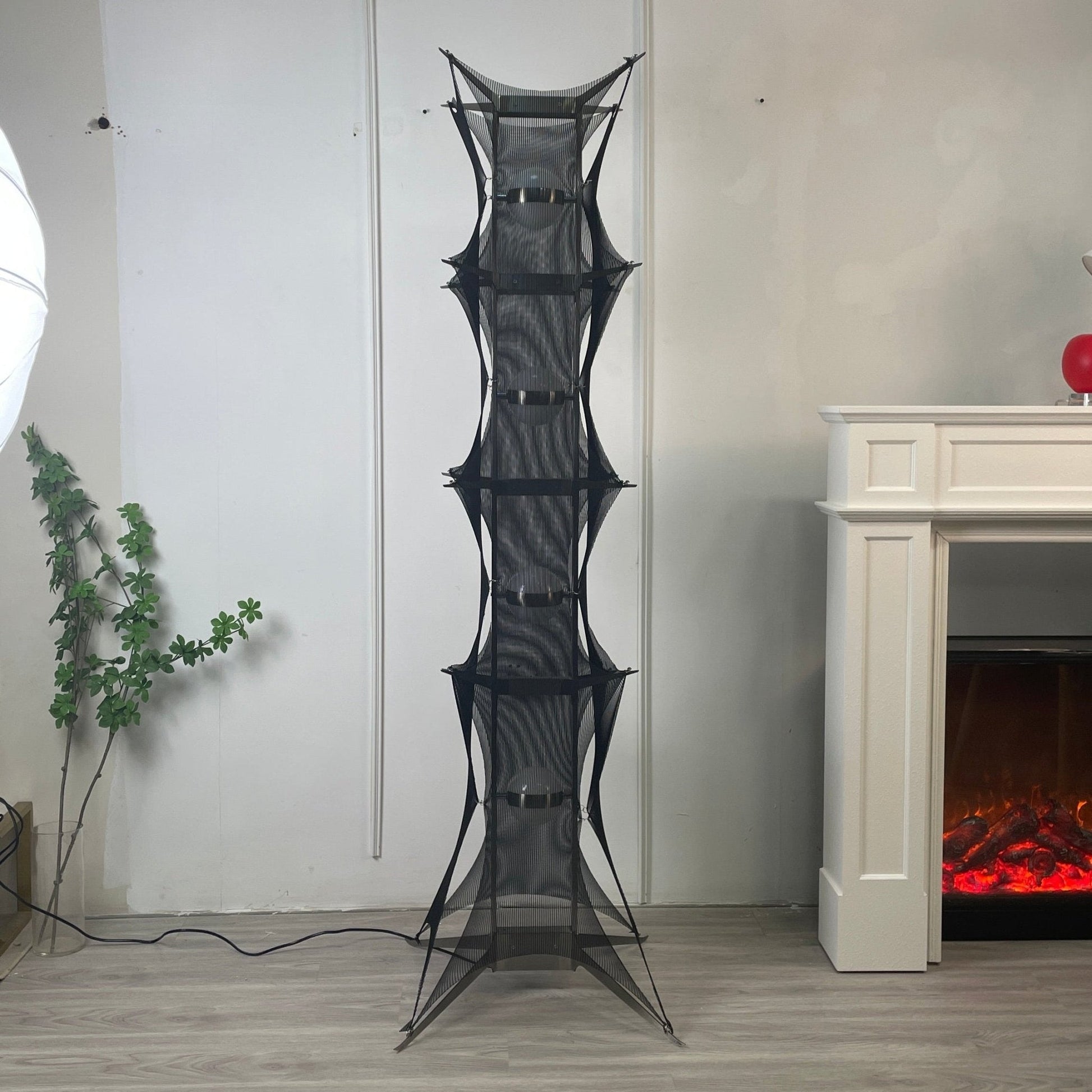 Noir Mesh Tower Floor Lamp - Blowlighting