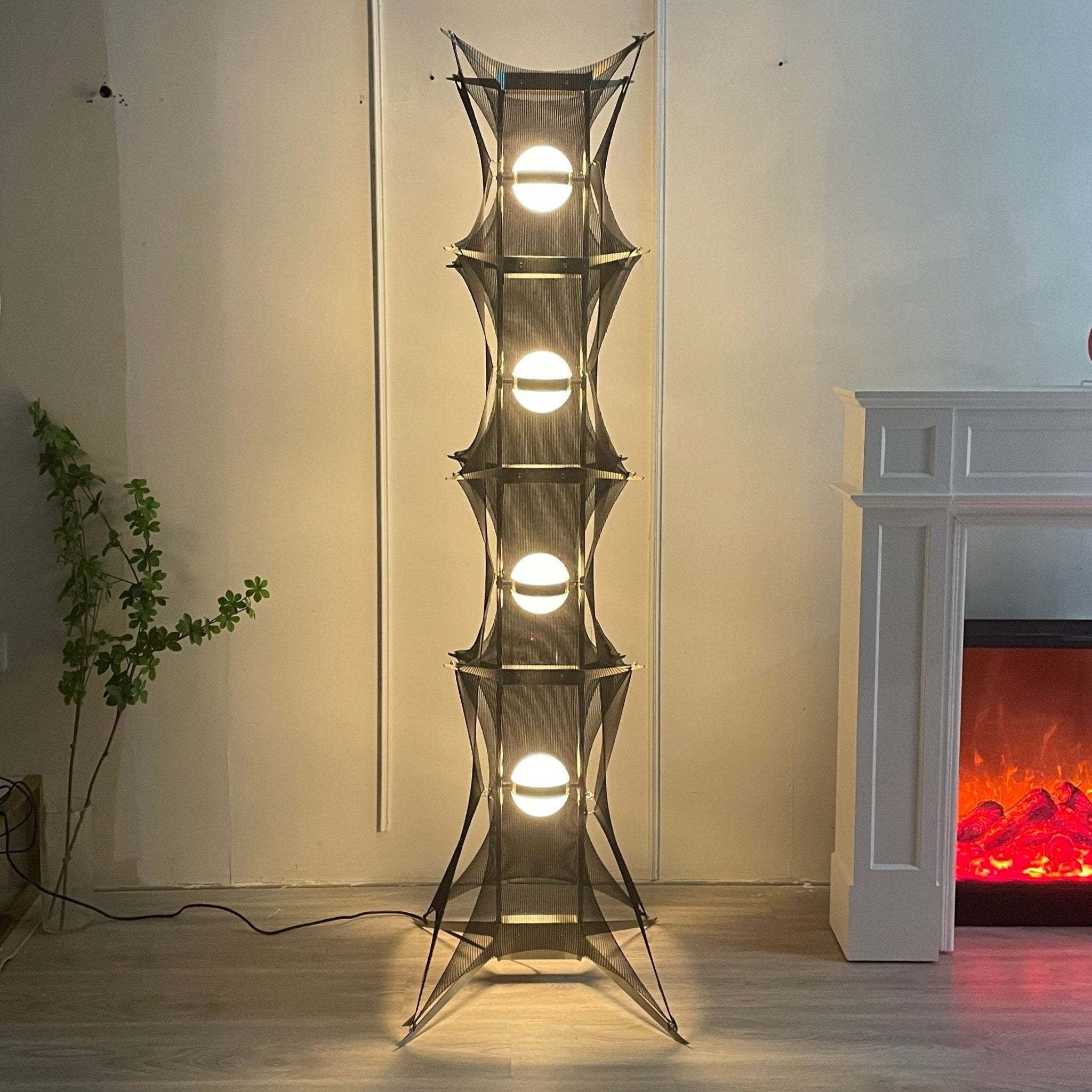 Noir Mesh Tower Floor Lamp - Blowlighting