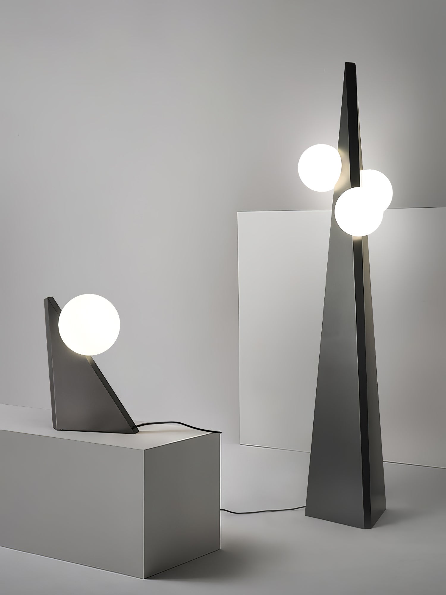 Lymarora Sculptural Metal Floor Lamp - Blowlighting