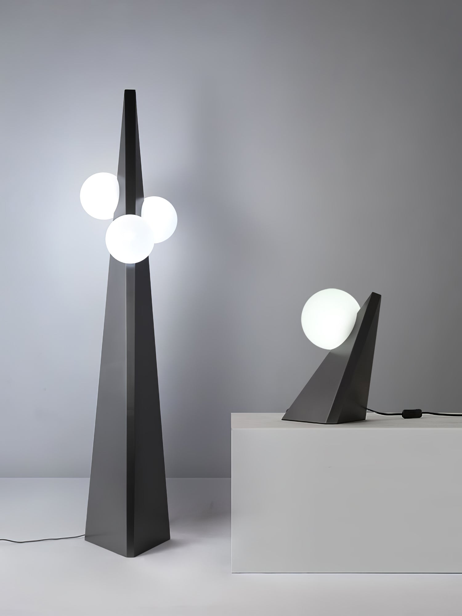 Lymarora Sculptural Metal Floor Lamp - Blowlighting