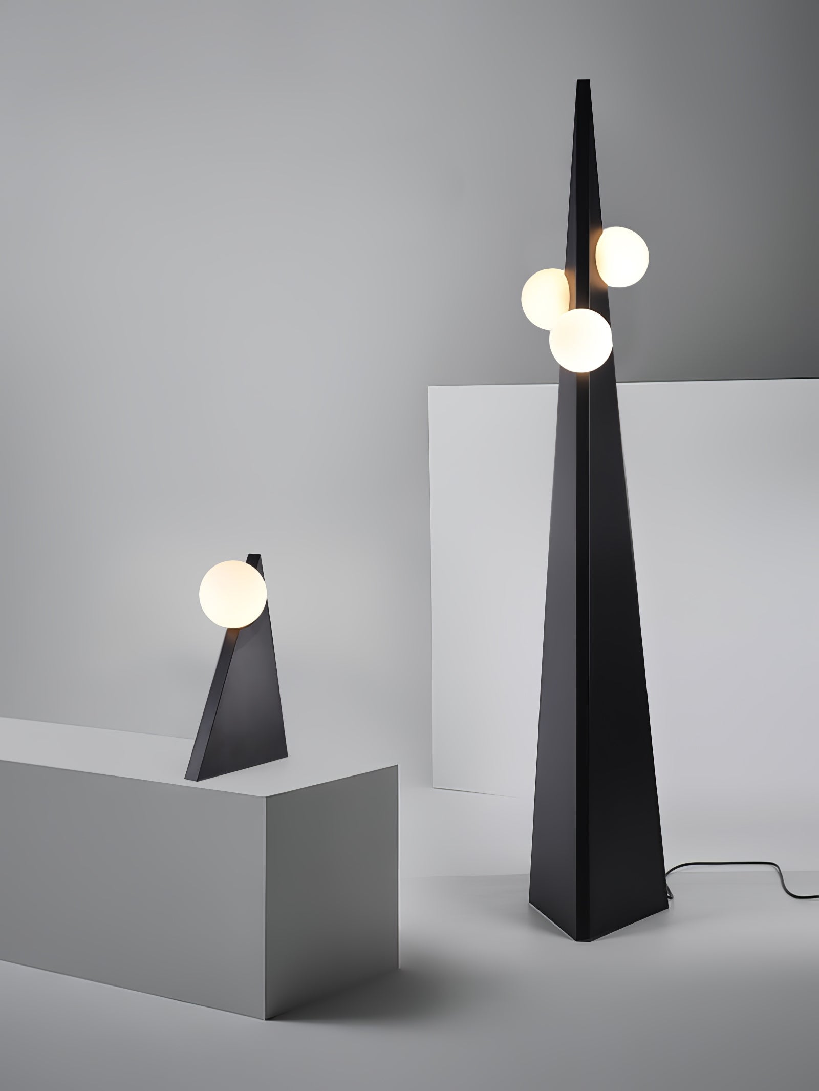 Lymarora Sculptural Metal Floor Lamp - Blowlighting