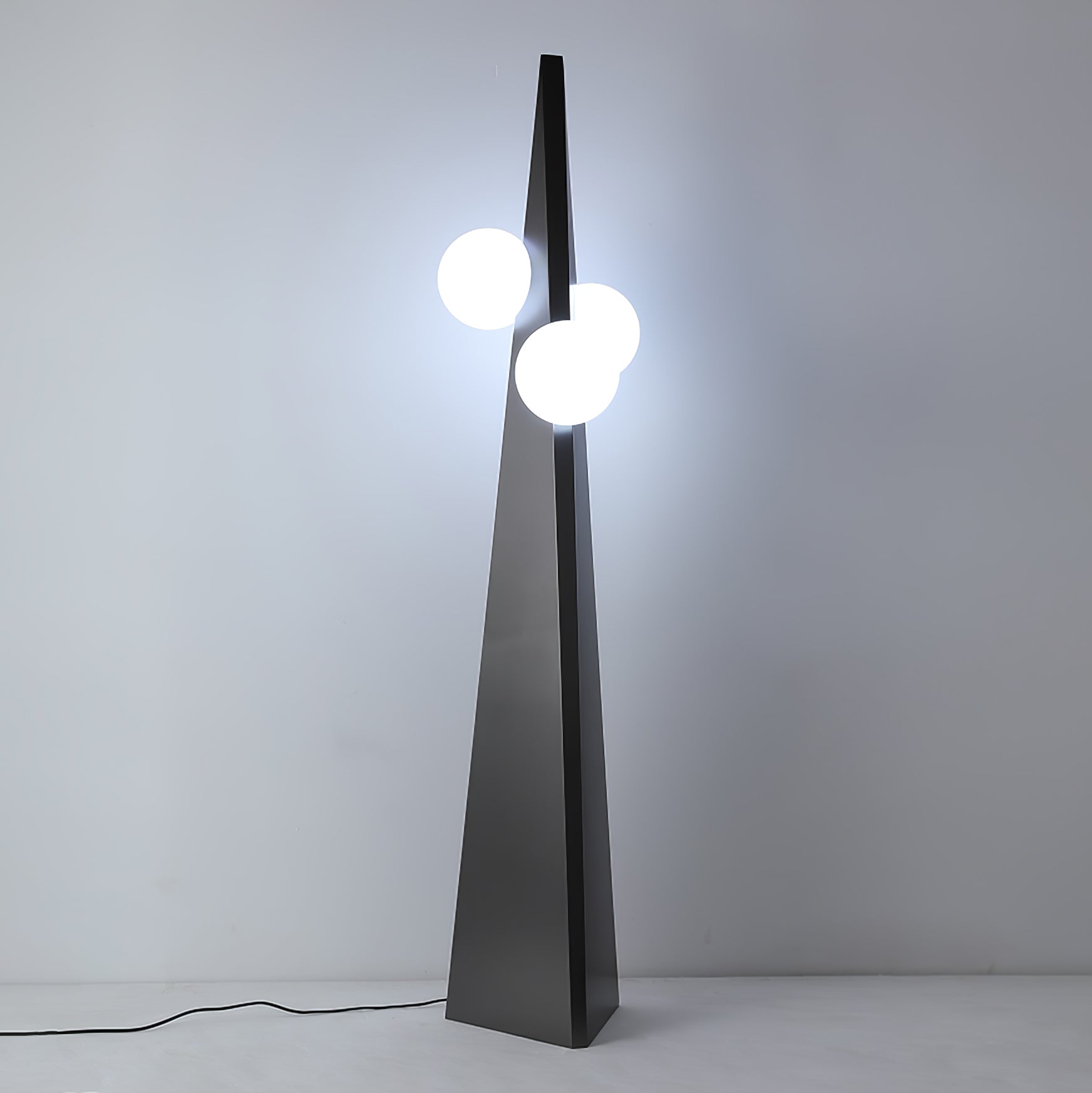 Lymarora Sculptural Metal Floor Lamp - Blowlighting