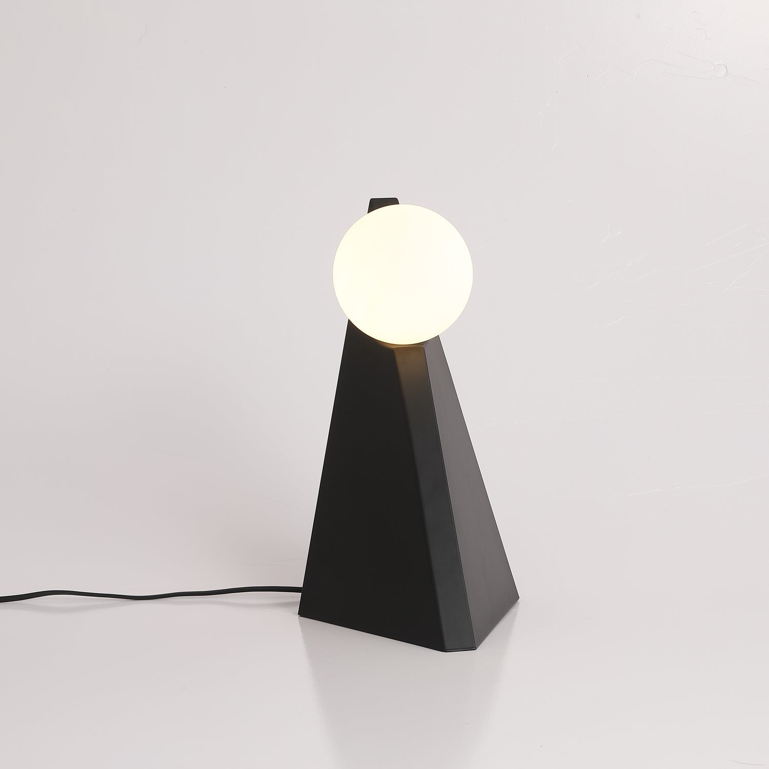 Noir Roy Table Lamp - Blowlighting