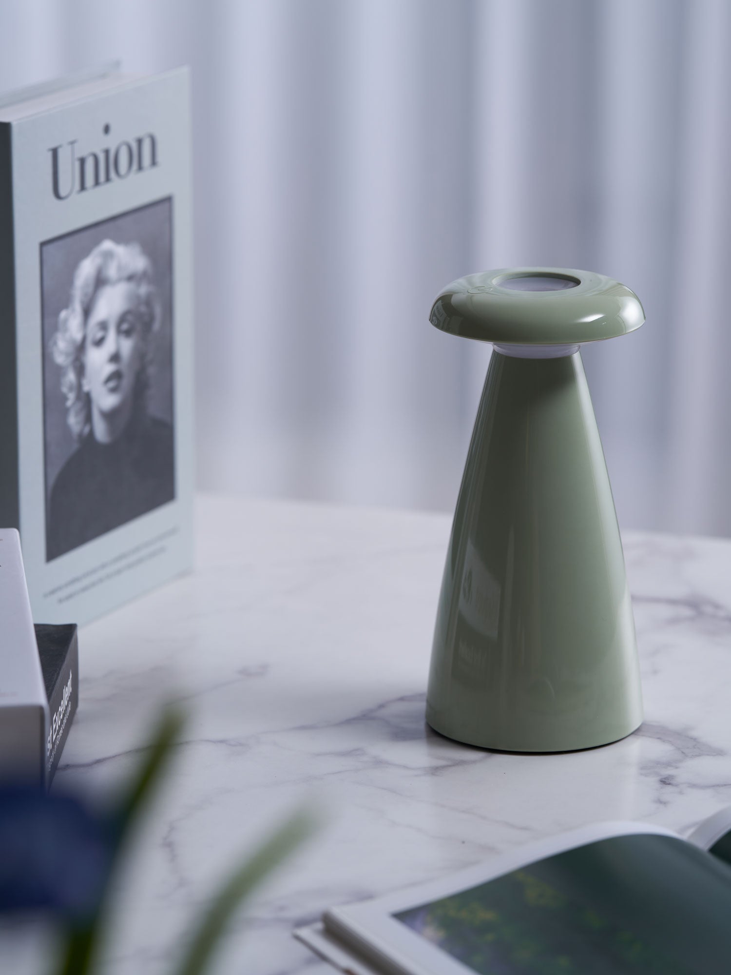 Noko Mushroom Rechargeable Table Lamp - Blowlighting