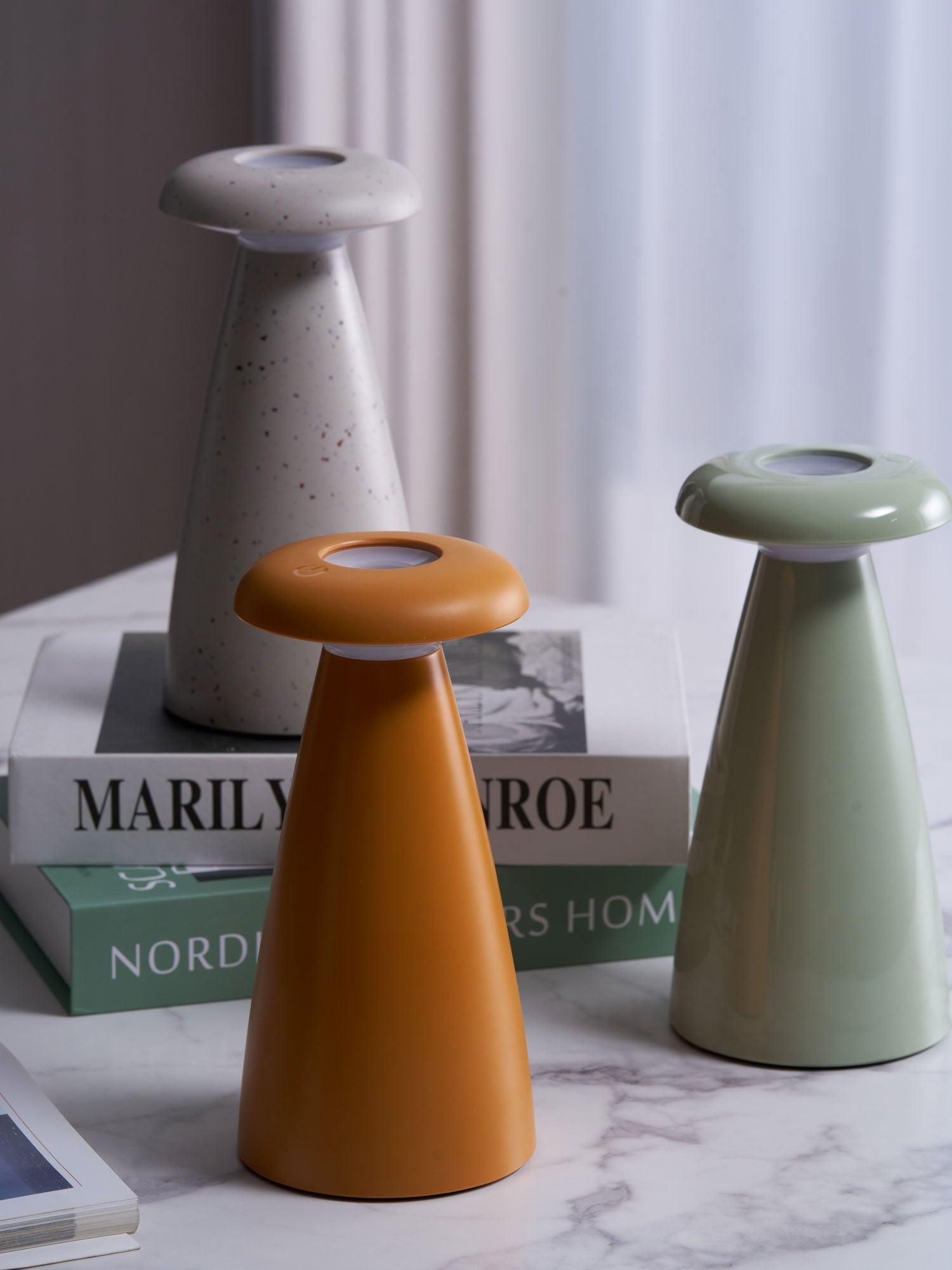 Noko Mushroom Rechargeable Table Lamp - Blowlighting