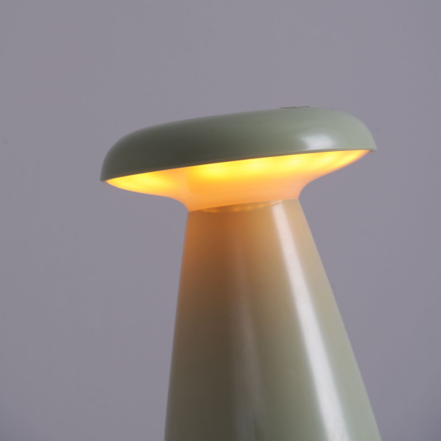 Noko Mushroom Rechargeable Table Lamp - Blowlighting