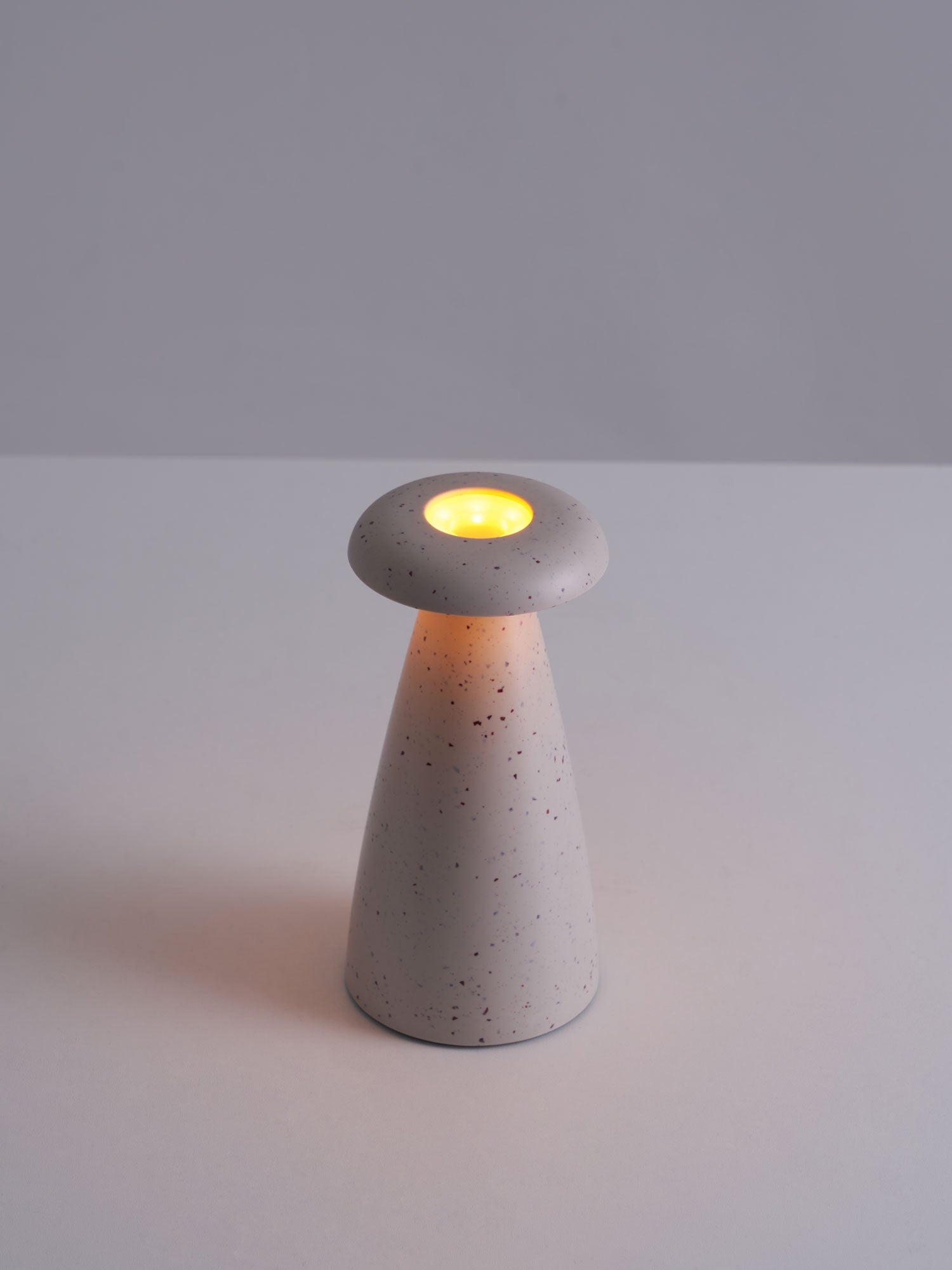 Noko Mushroom Rechargeable Table Lamp - Blowlighting