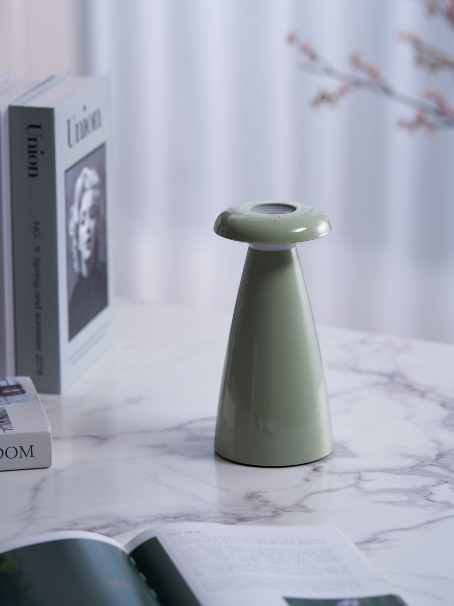 Noko Mushroom Rechargeable Table Lamp - Blowlighting