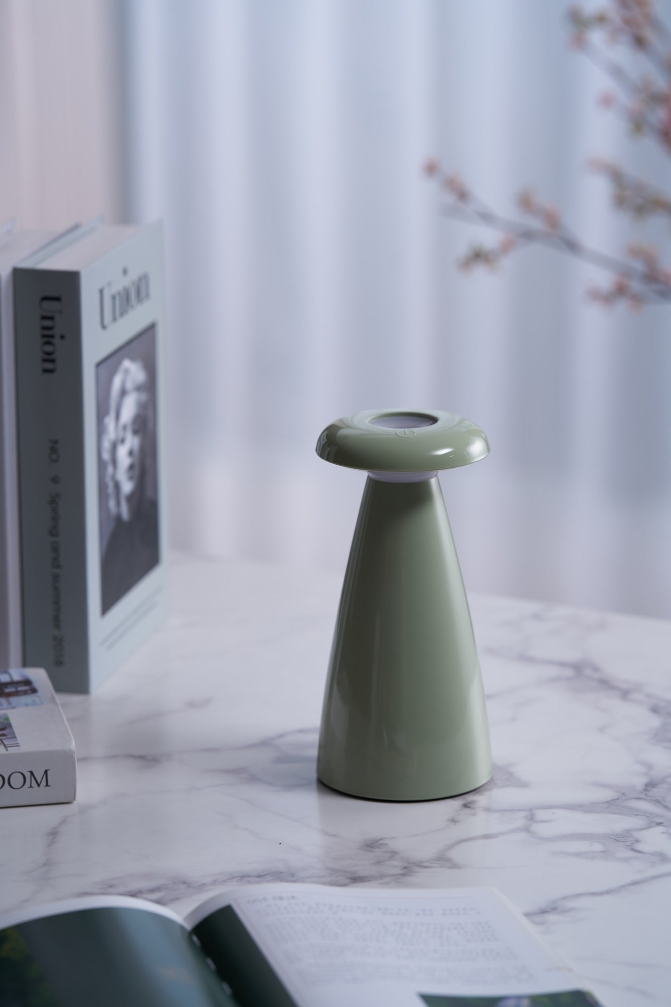 Noko Mushroom Rechargeable Table Lamp - Blowlighting