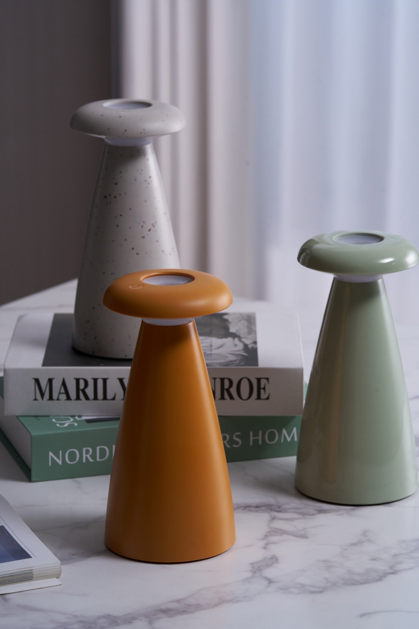 Noko Mushroom Rechargeable Table Lamp - Blowlighting