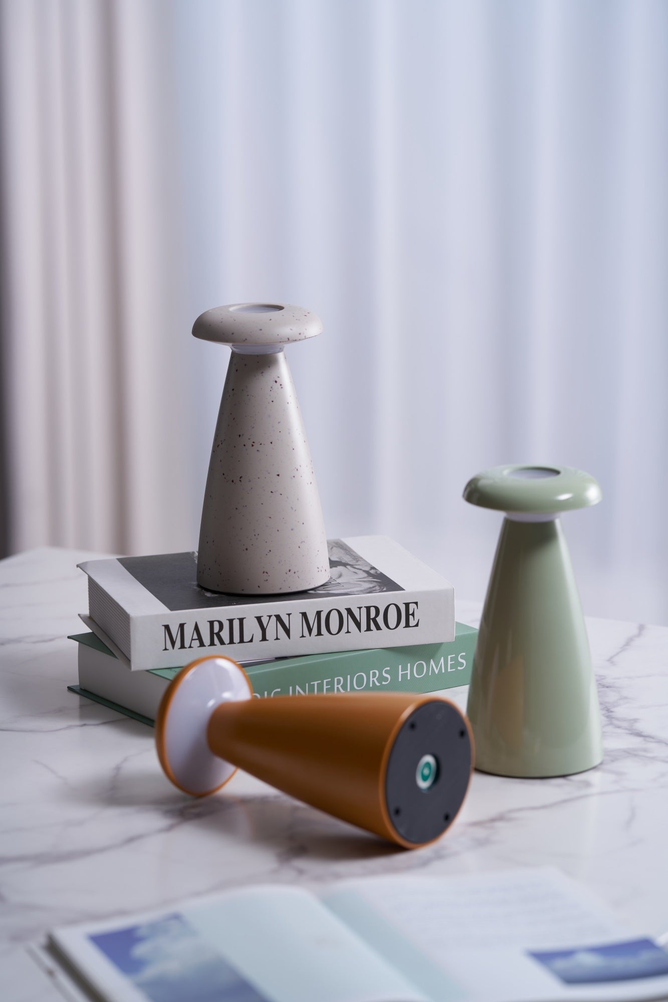 Noko Mushroom Rechargeable Table Lamp - Blowlighting