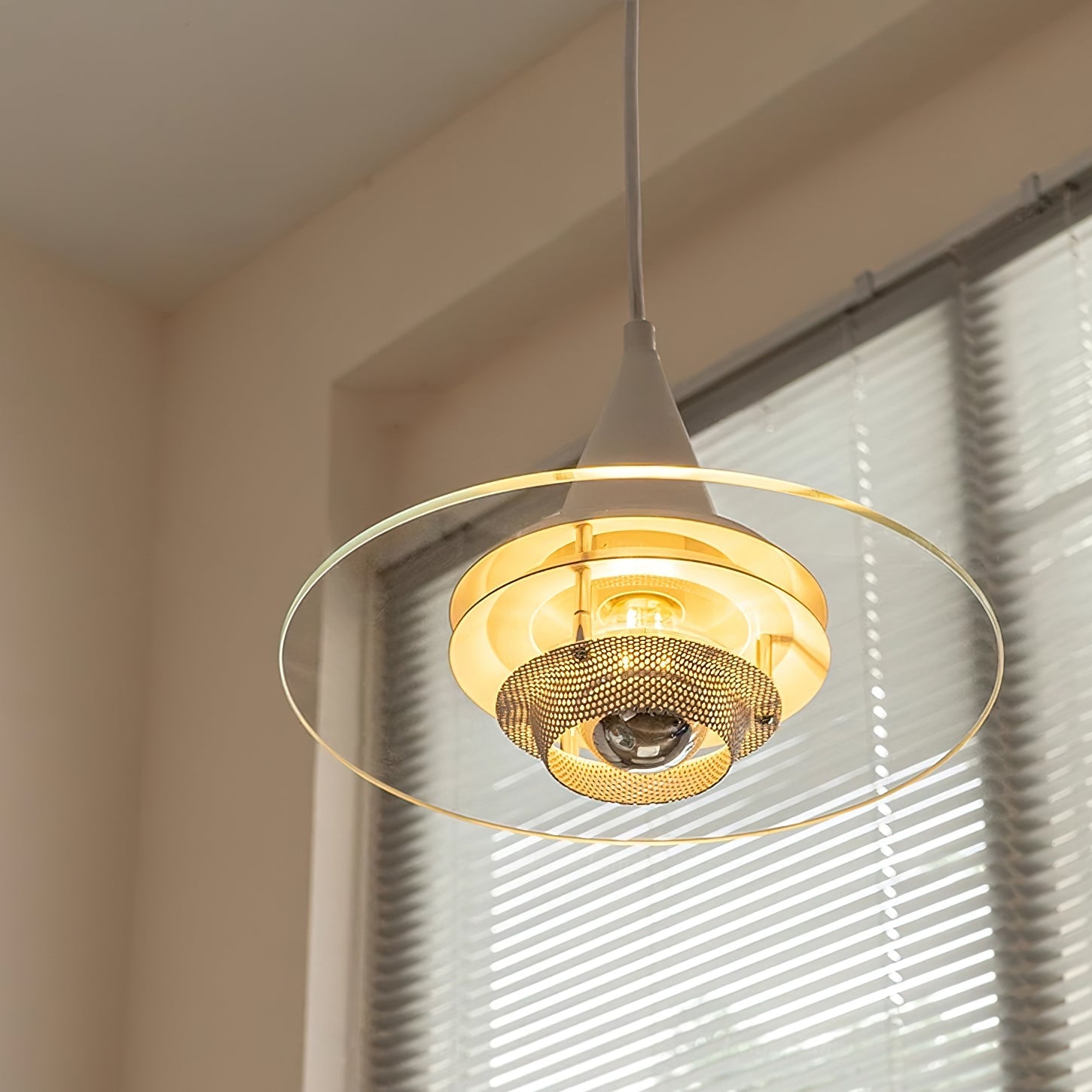 Nova Disc Pendant Light - Blowlighting