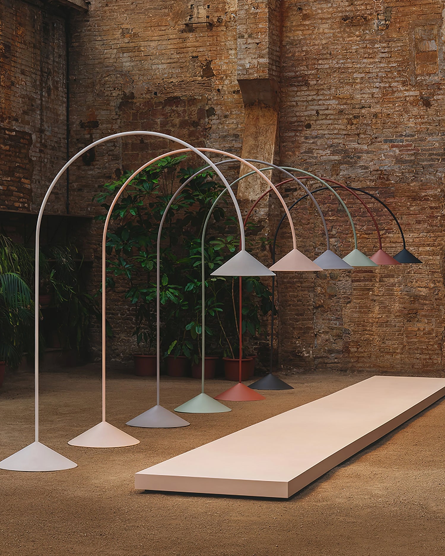 Civara Minimalist Metal Floor Lamp - Blowlighting