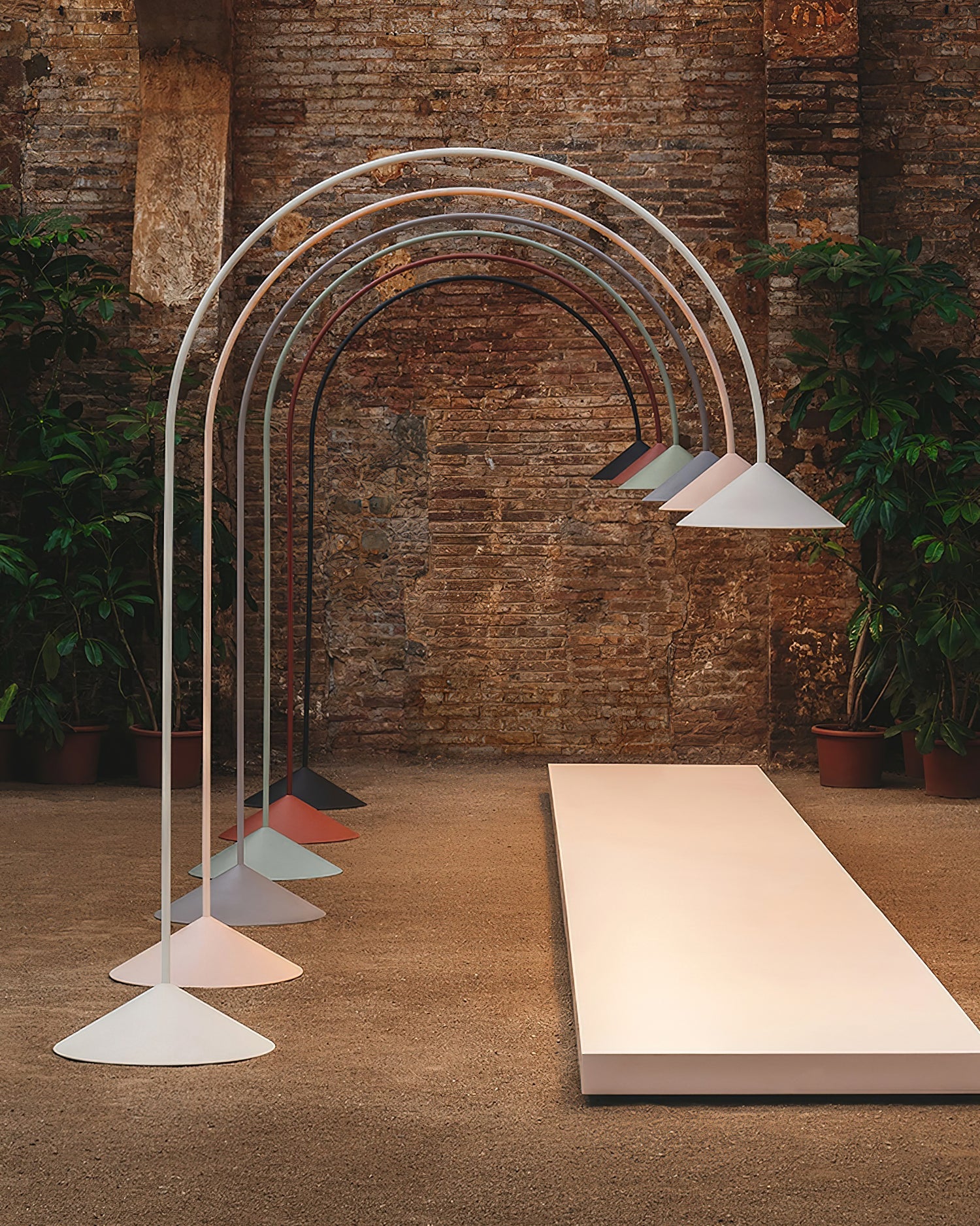 Civara Minimalist Metal Floor Lamp - Blowlighting