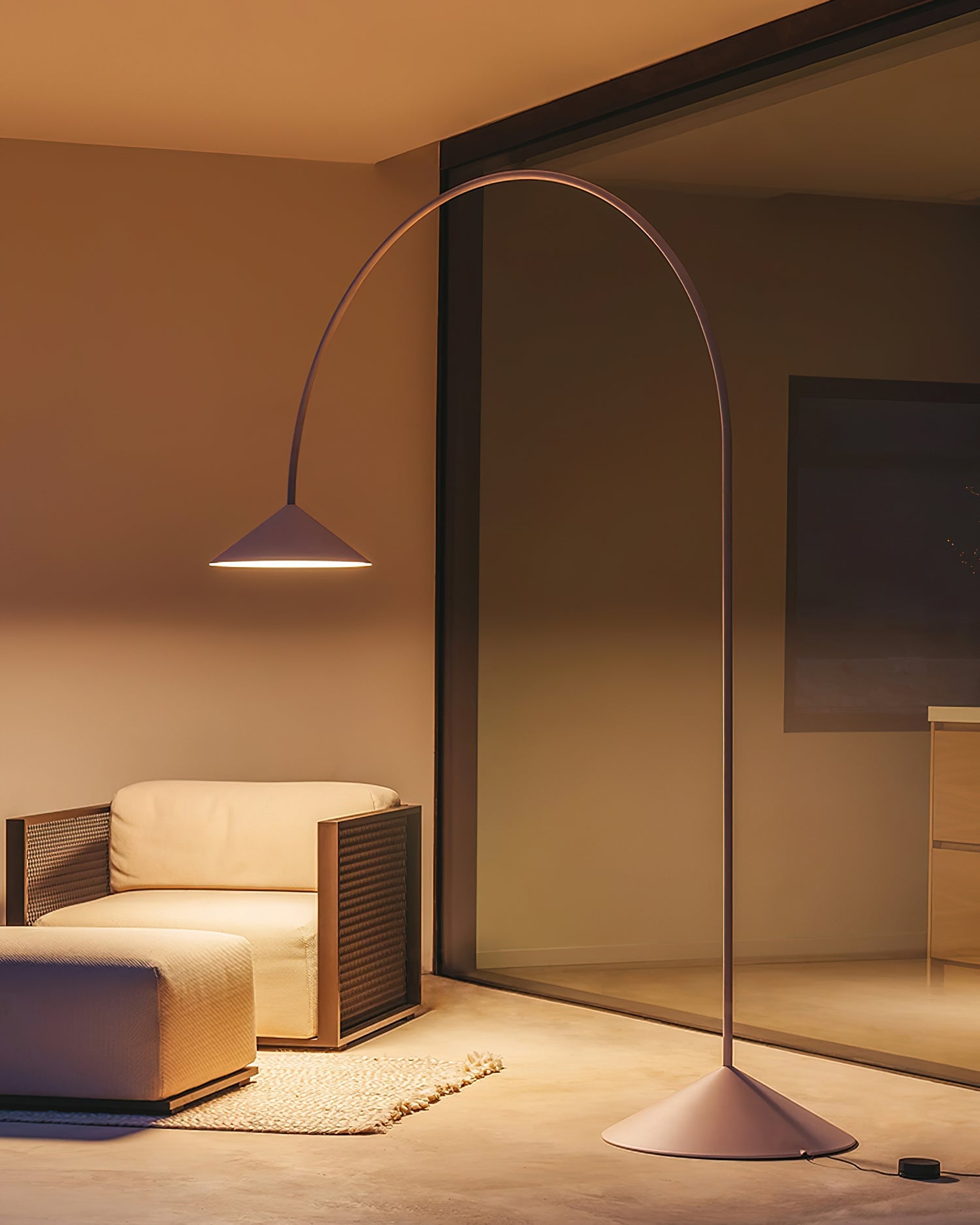 Civara Minimalist Metal Floor Lamp - Blowlighting