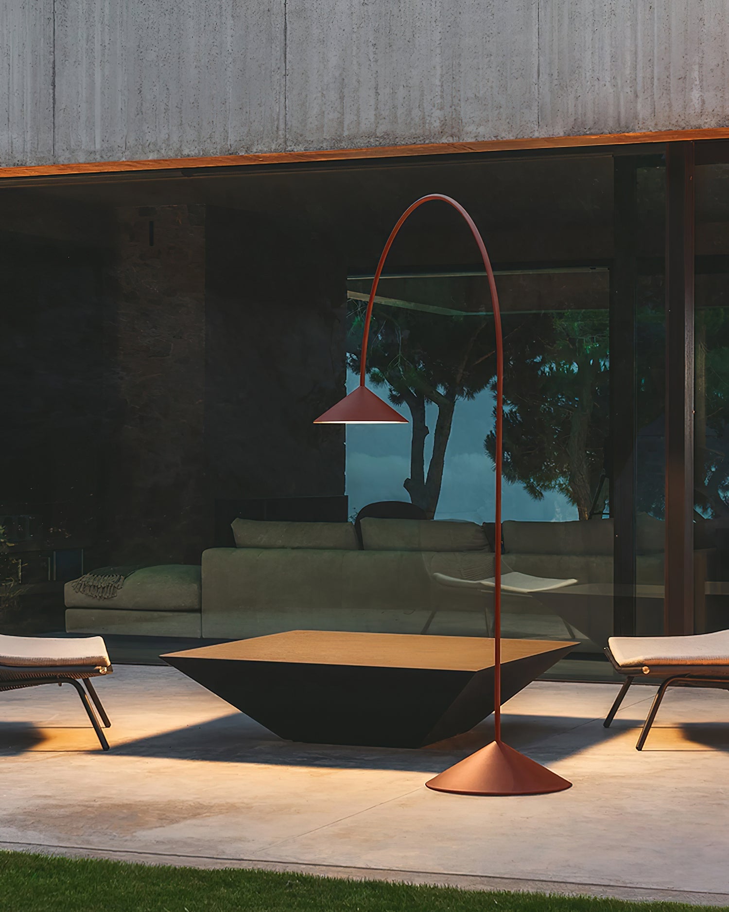 Civara Minimalist Metal Floor Lamp - Blowlighting