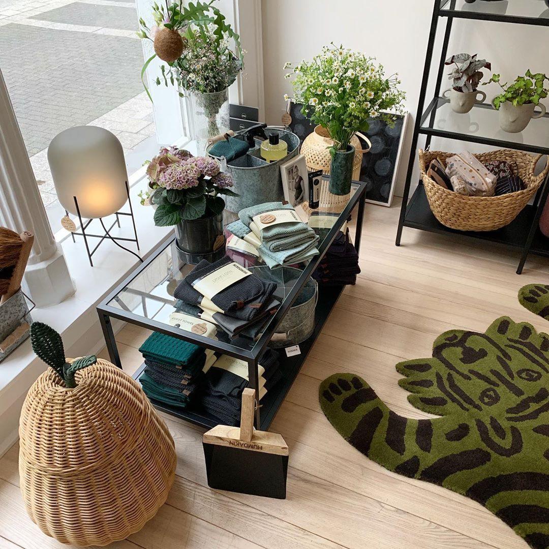 Oda Table Lamp - Blowlighting