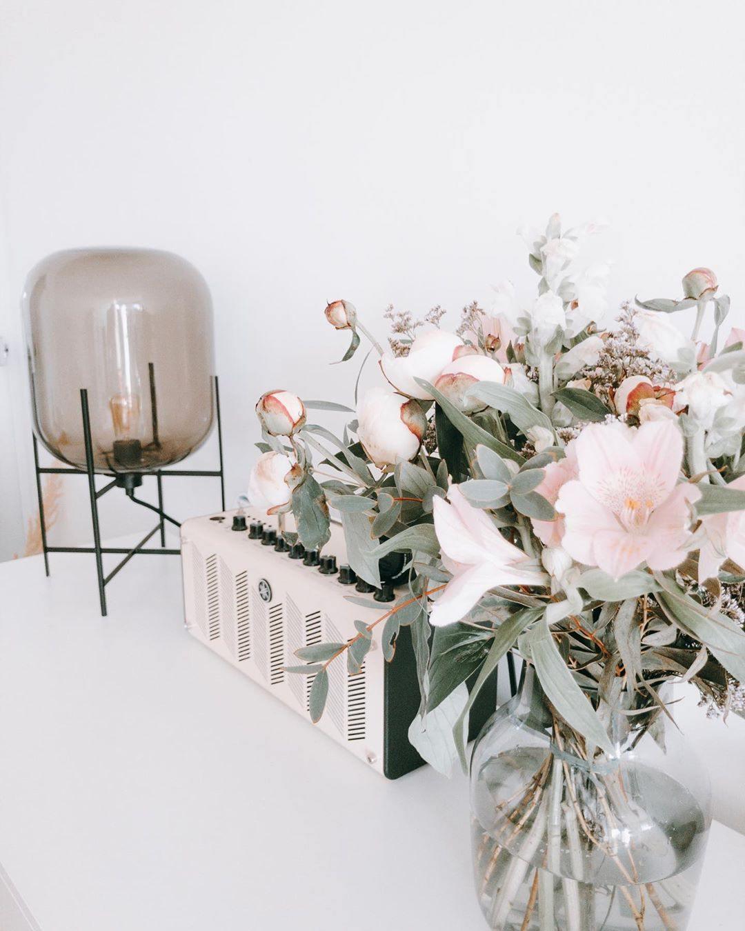 Oda Table Lamp - Blowlighting