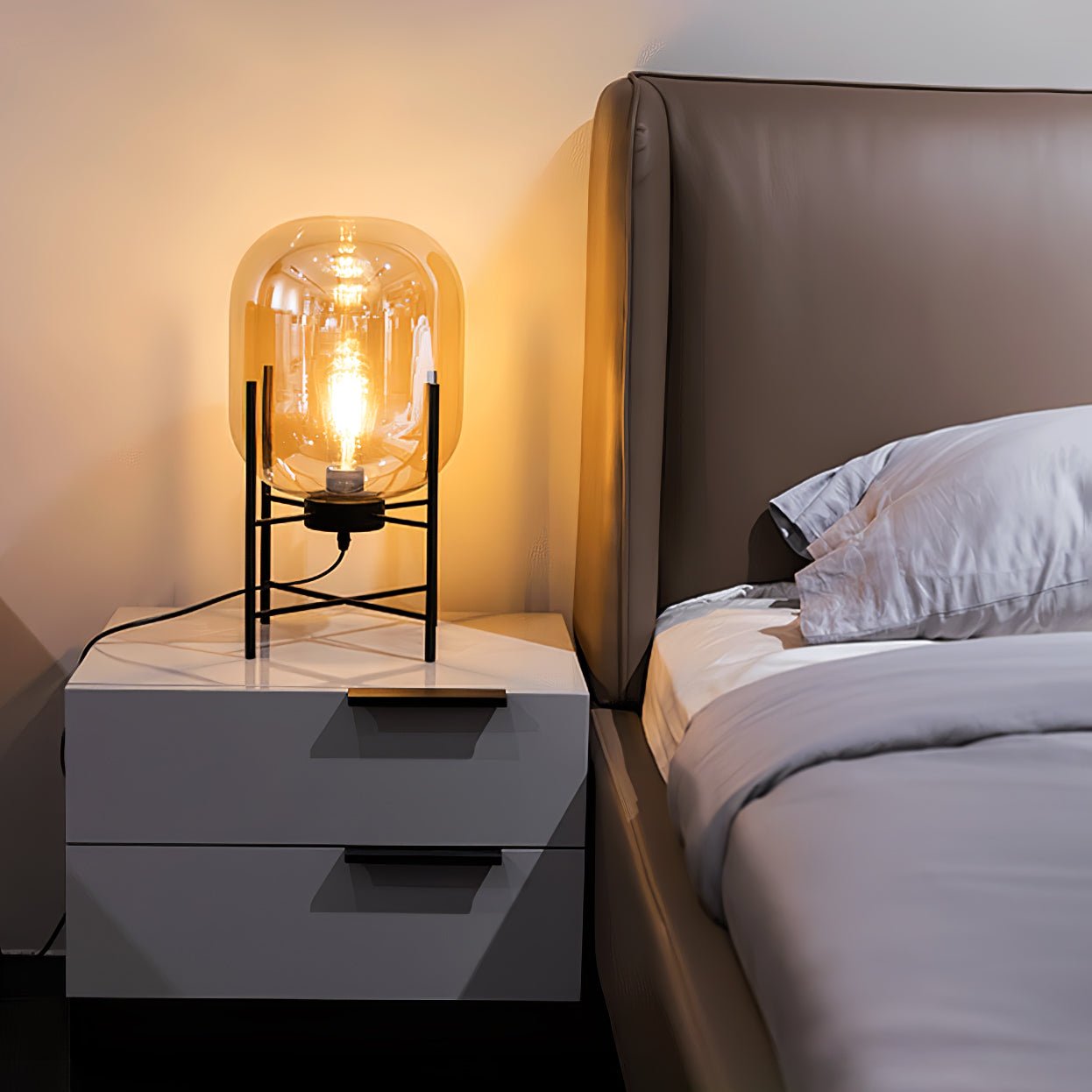 Oda Table Lamp - Blowlighting