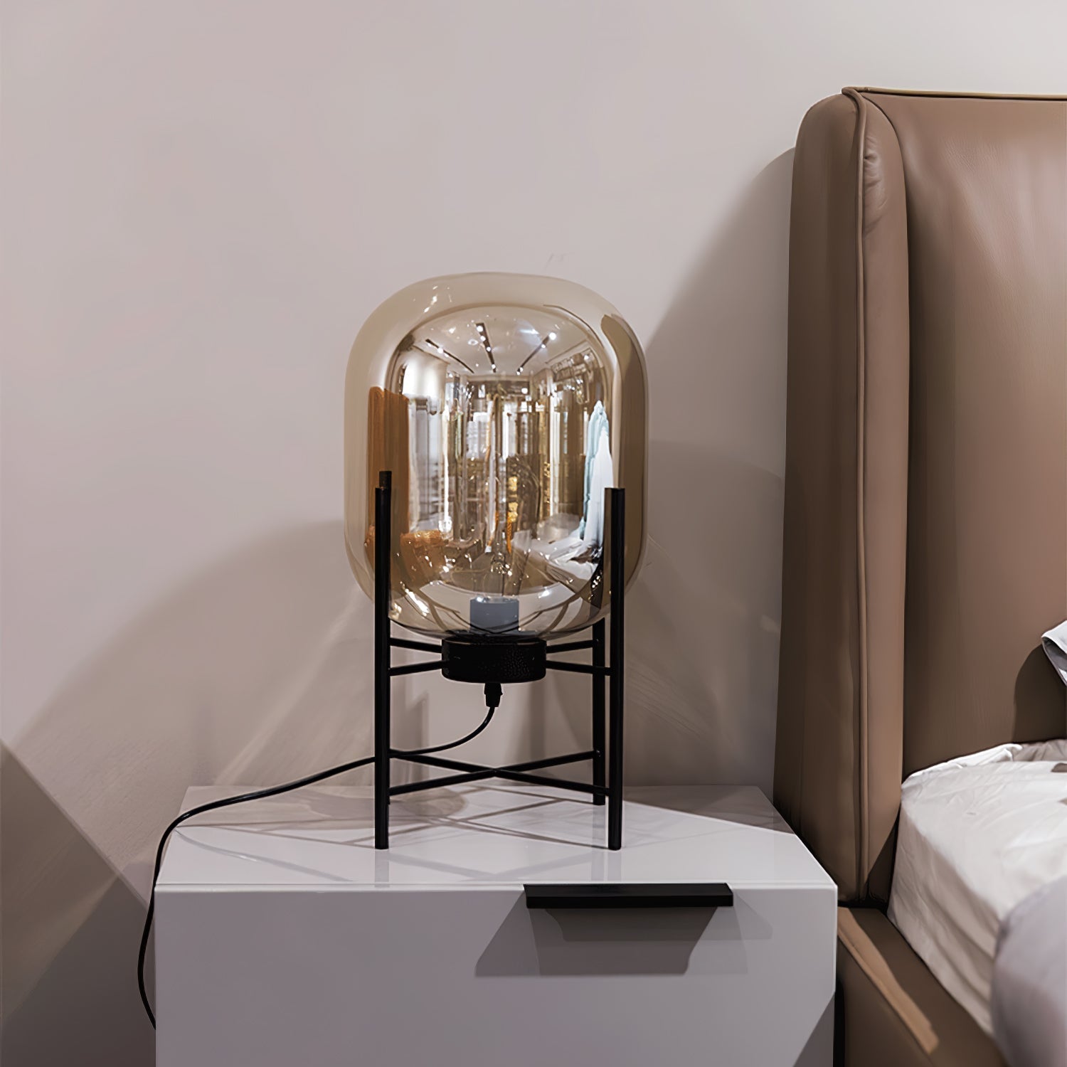 Oda Table Lamp - Blowlighting