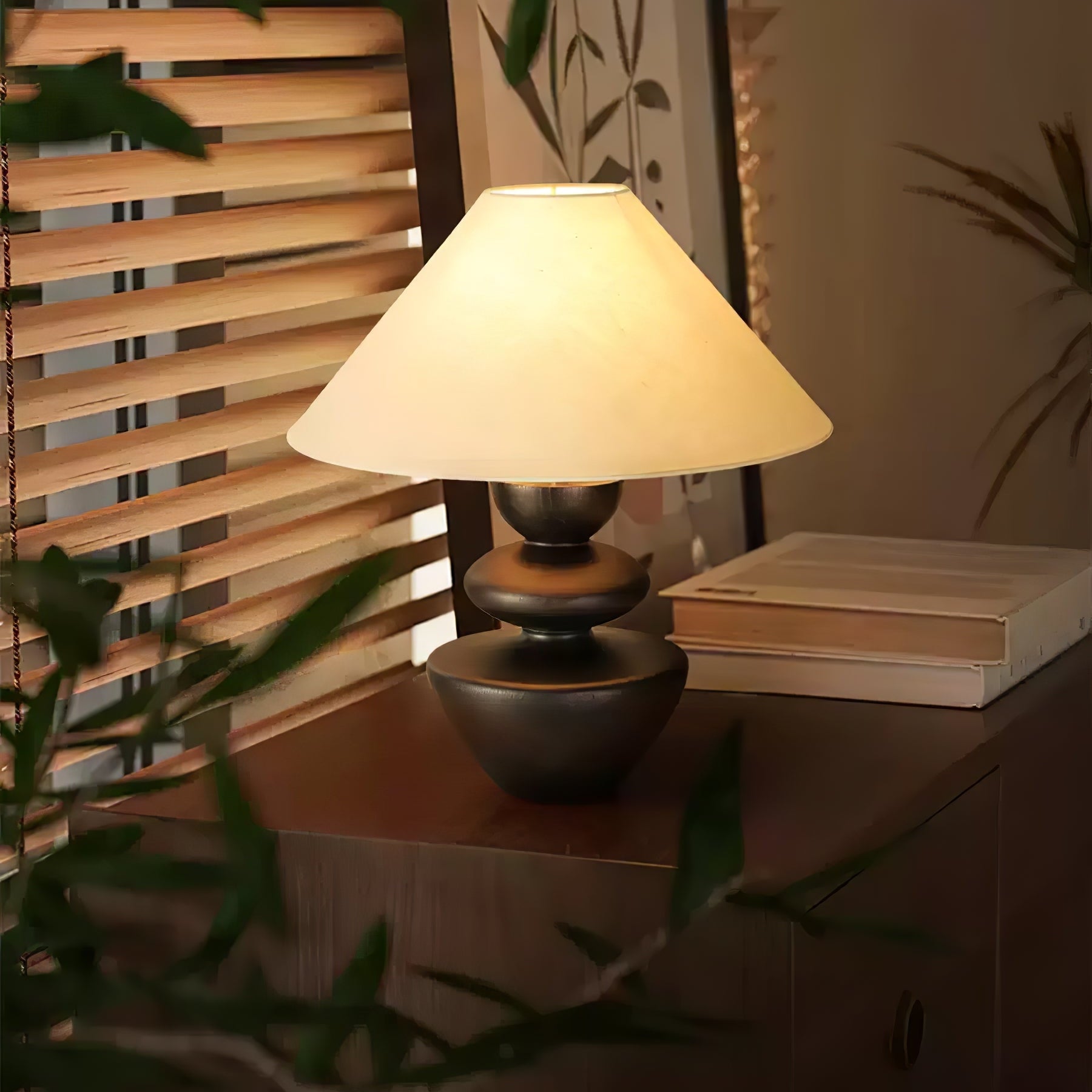 Ombra Totem Table Lamp - Blowlighting