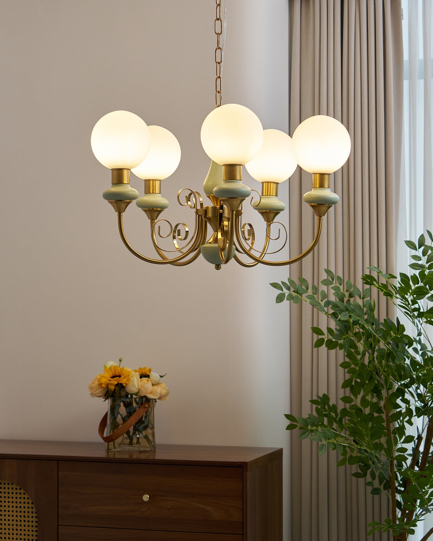 Onyx Chandelier - Blowlighting