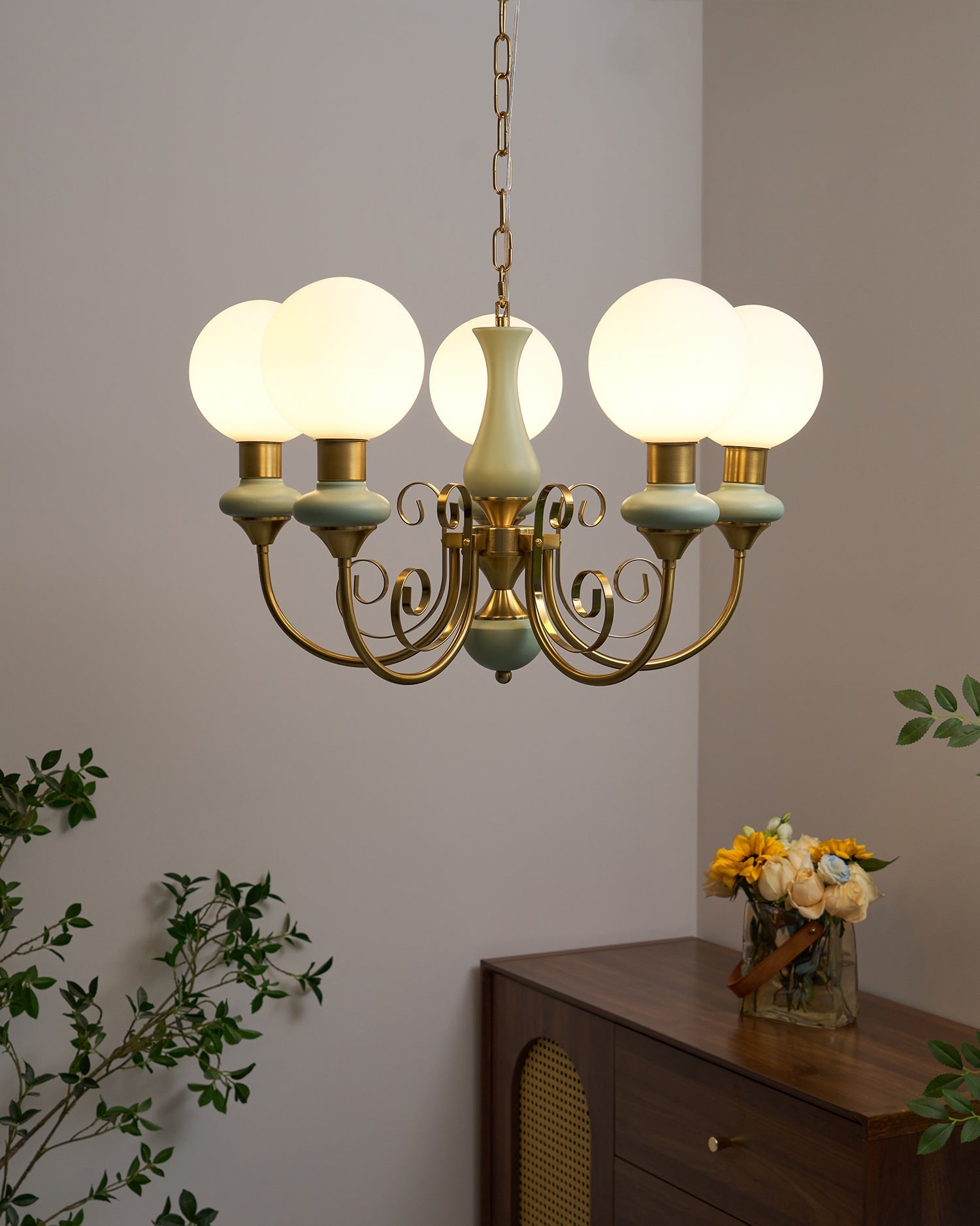 Onyx Chandelier - Blowlighting
