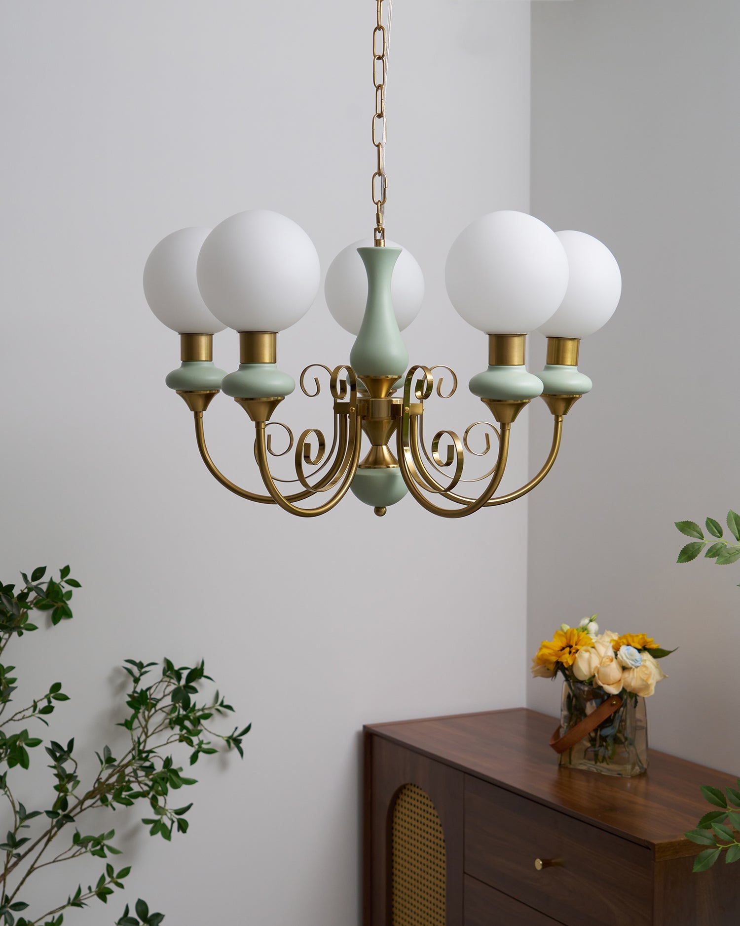Onyx Chandelier - Blowlighting