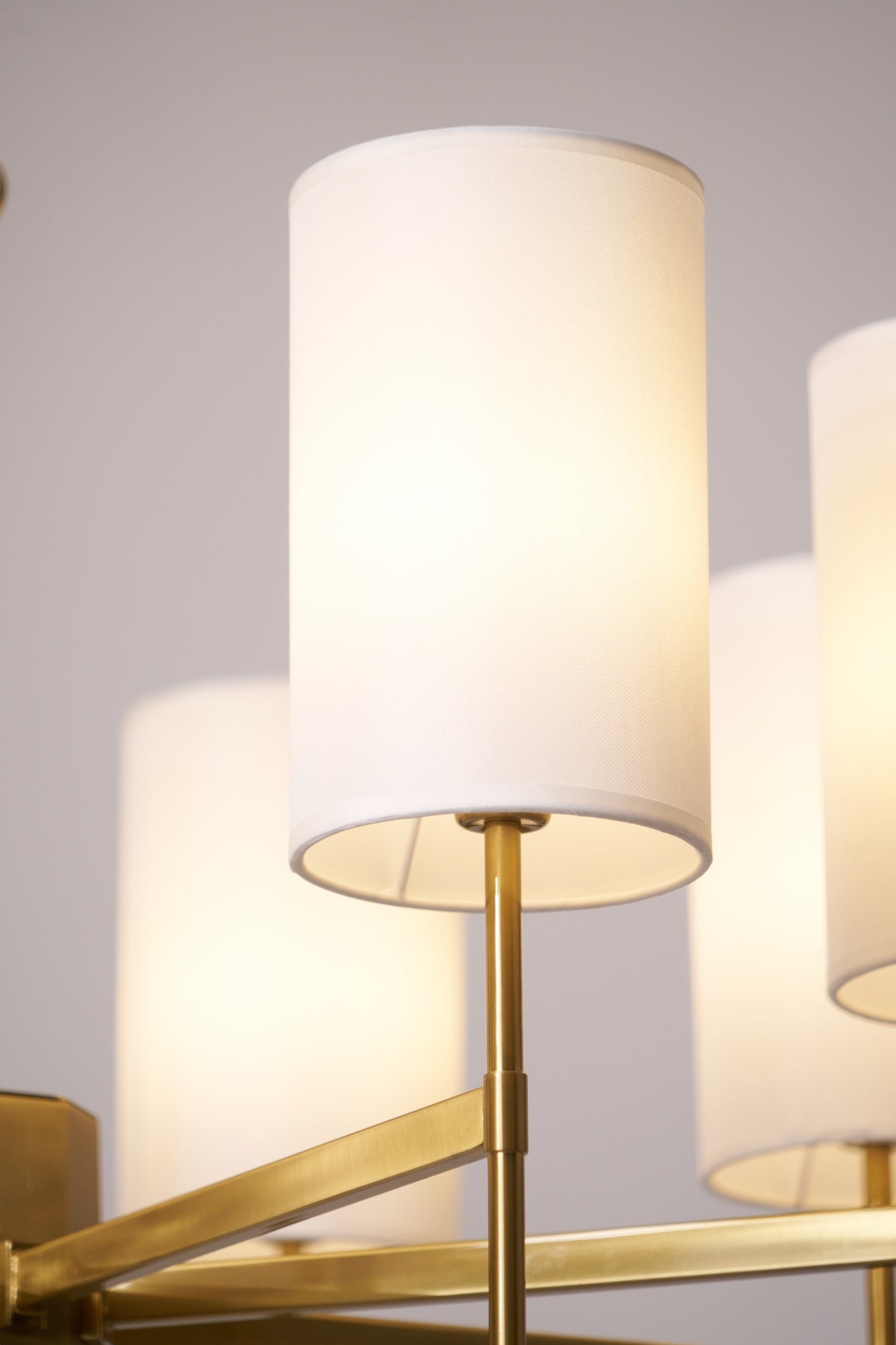 Brilliancess Brass Chandelier - Blowlighting